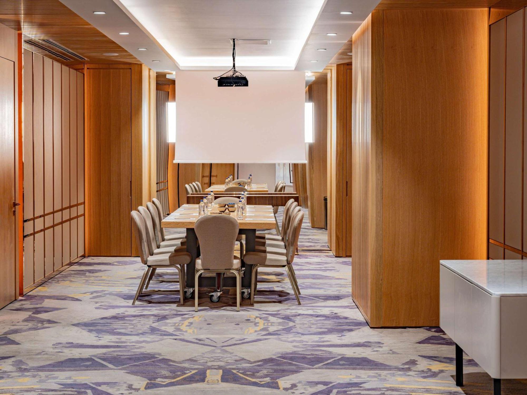 Moevenpick Bosphorus 5*