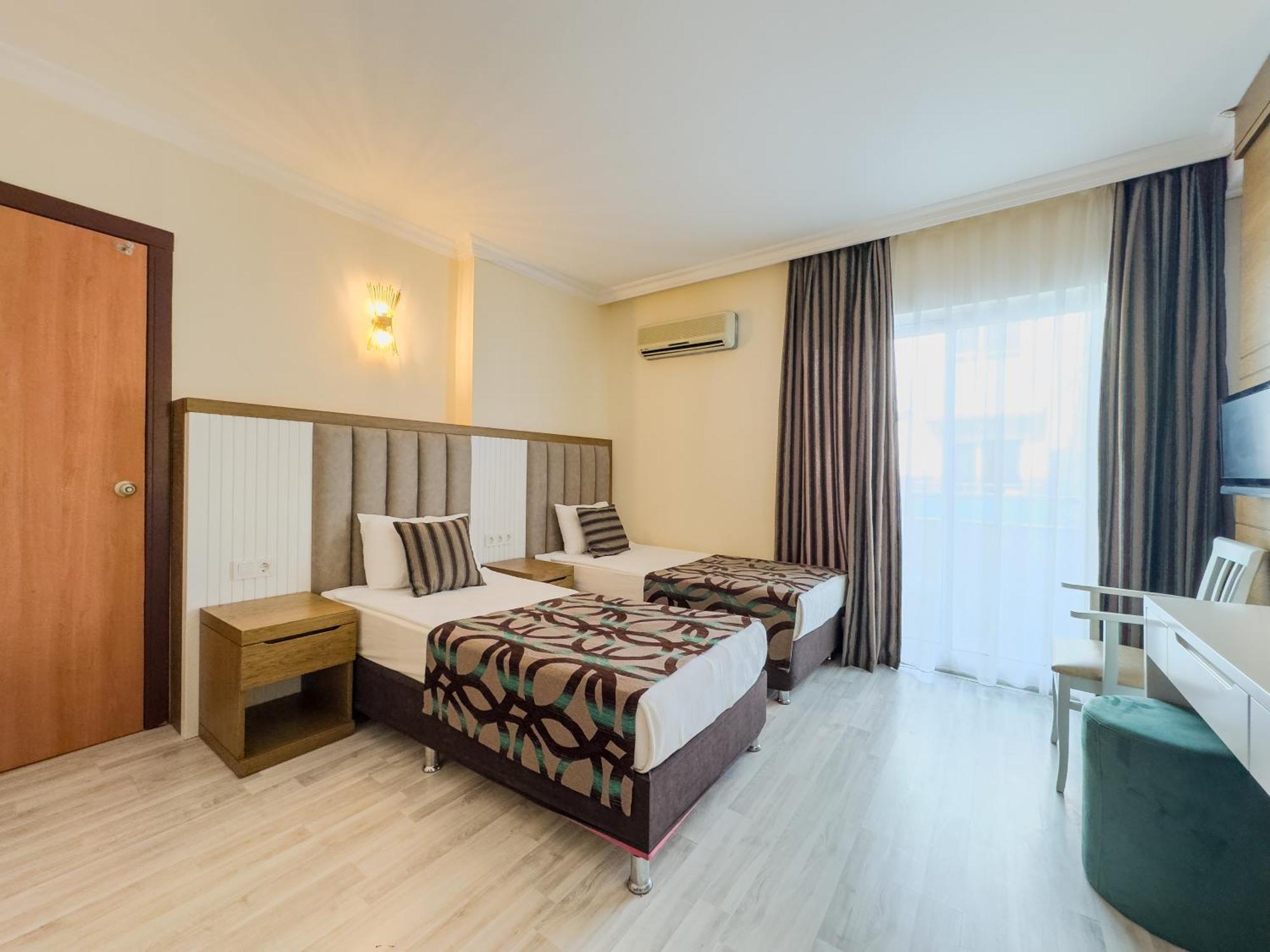 Hotel Concordia Celes Beach