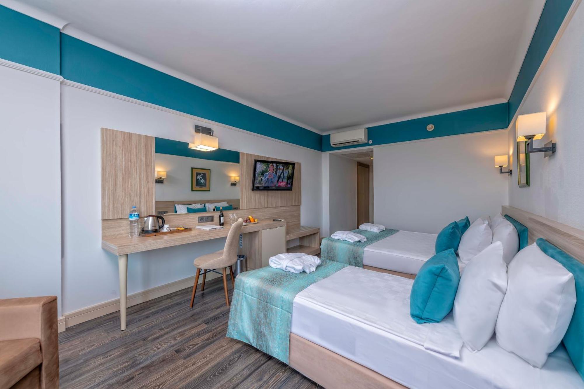 Hotel Asteria Collection Side