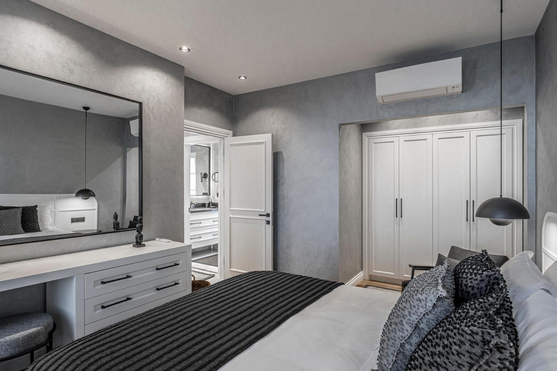 Ena Boutique & Residences Hotel