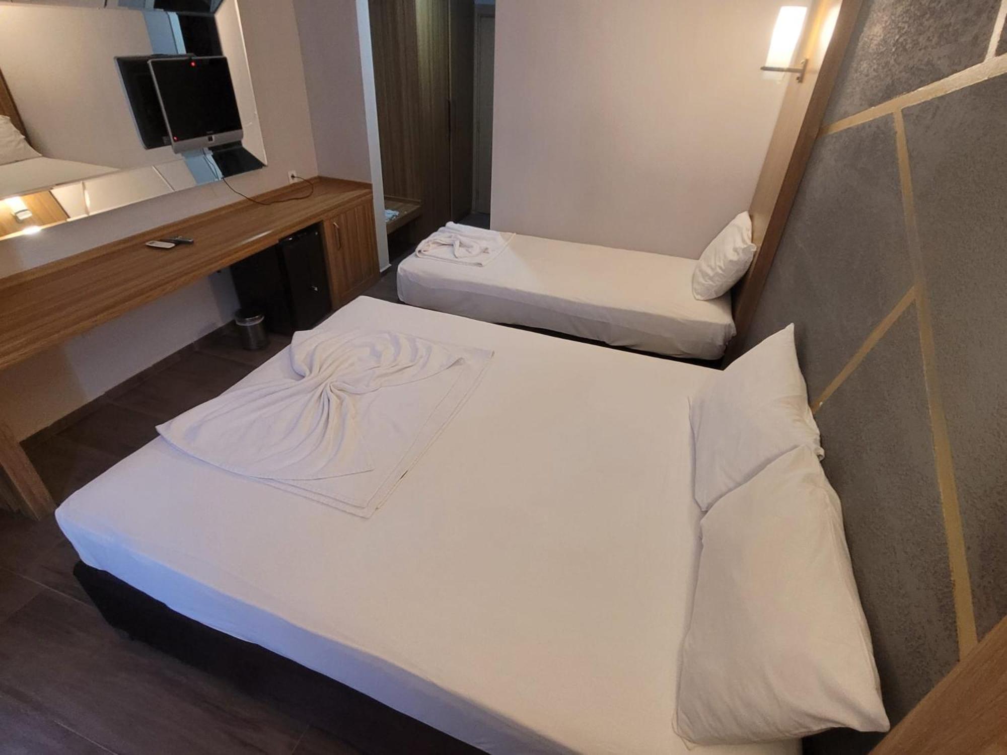 Hotel Dionisus *
