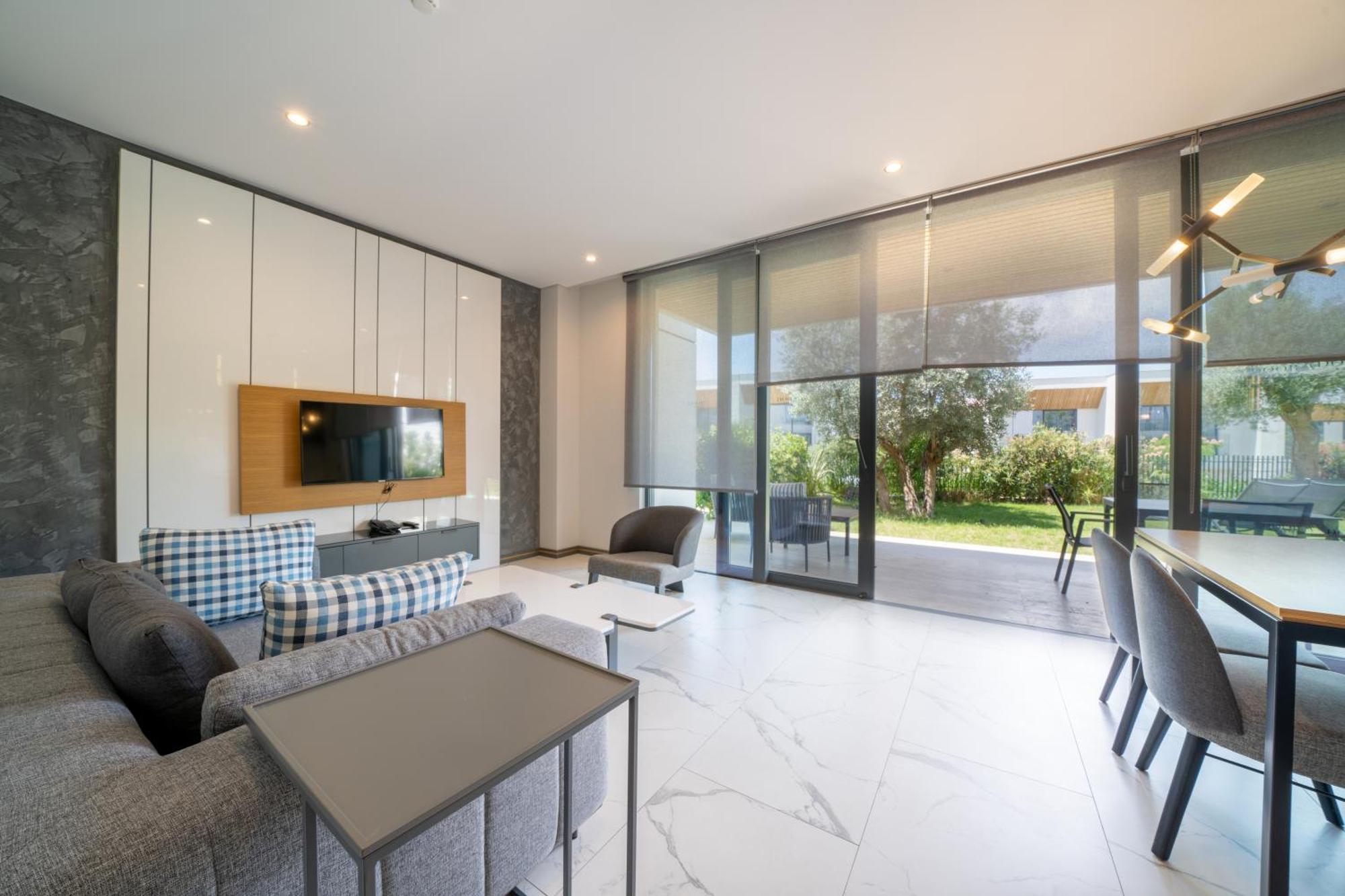 The Norm Collection Door'a Bodrum 5* Torba