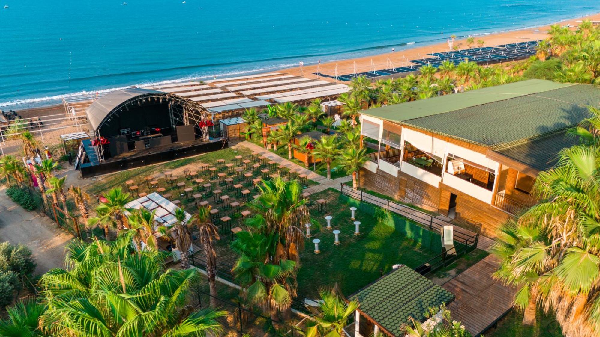 Sunthalia & Ultra Adults Only Party 5*