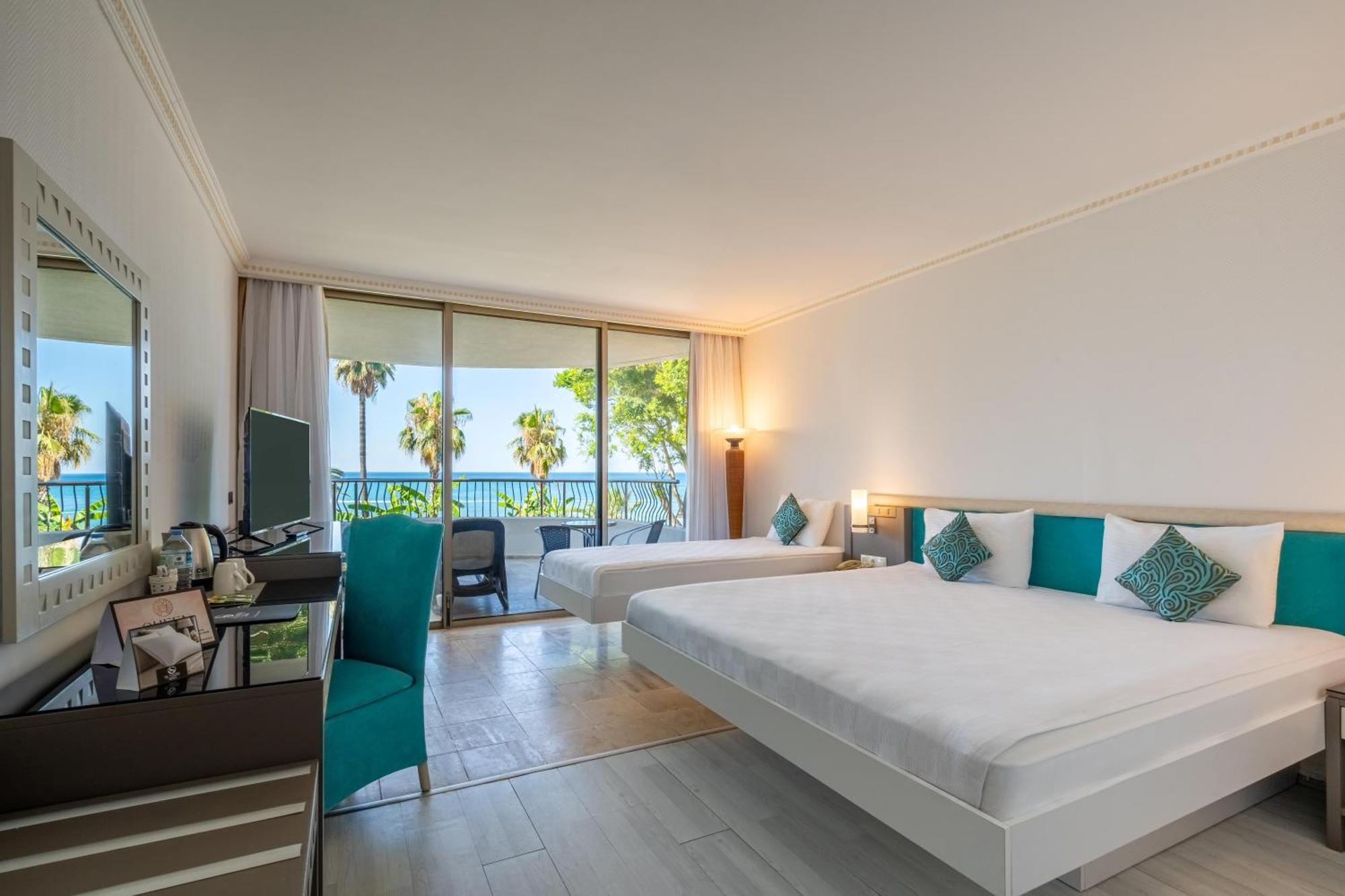 Resort Sunrise Queen Luxury