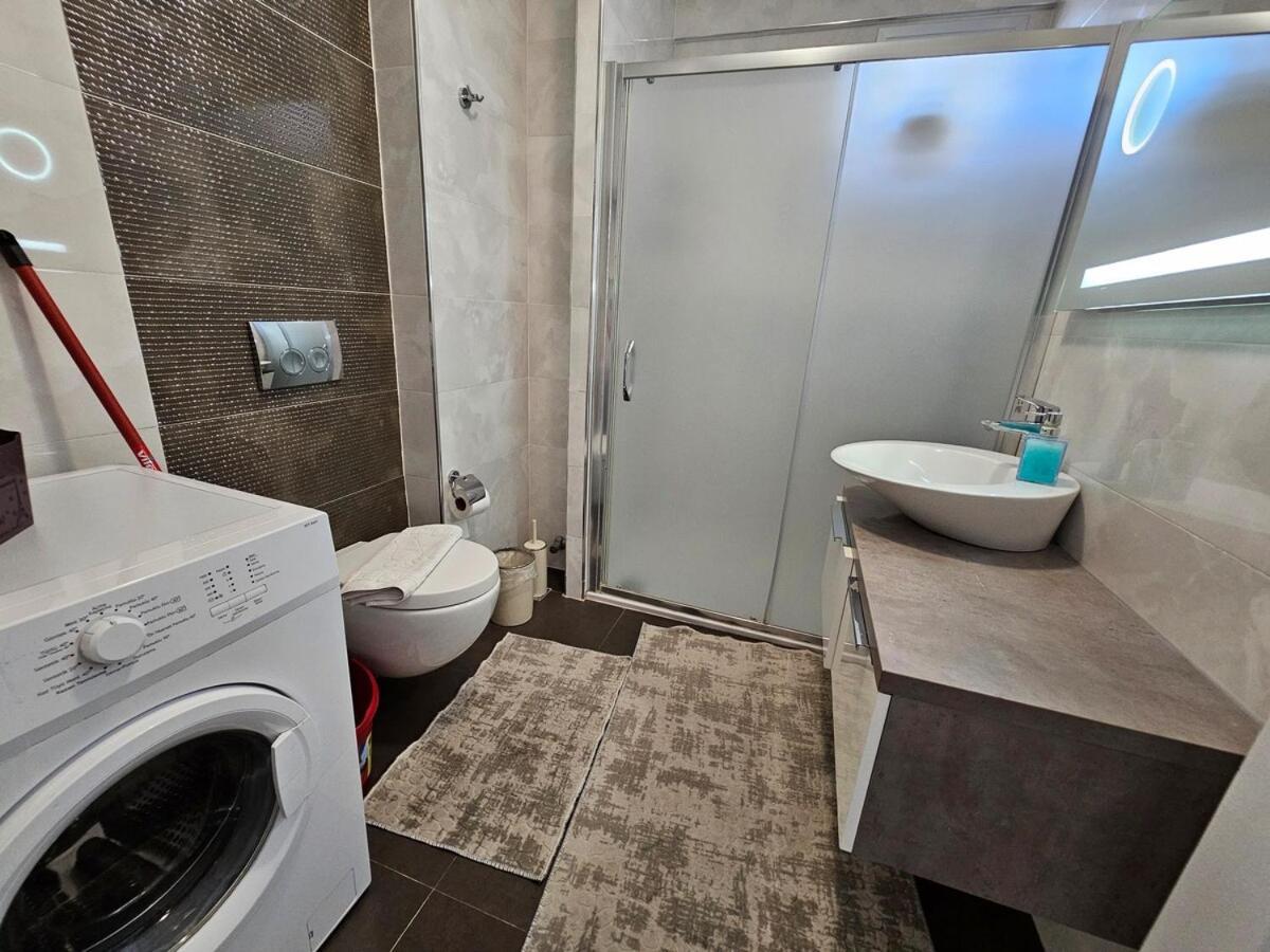 Deniz Manzarali, Plaja 100 Metre, Luks 4 Apartment