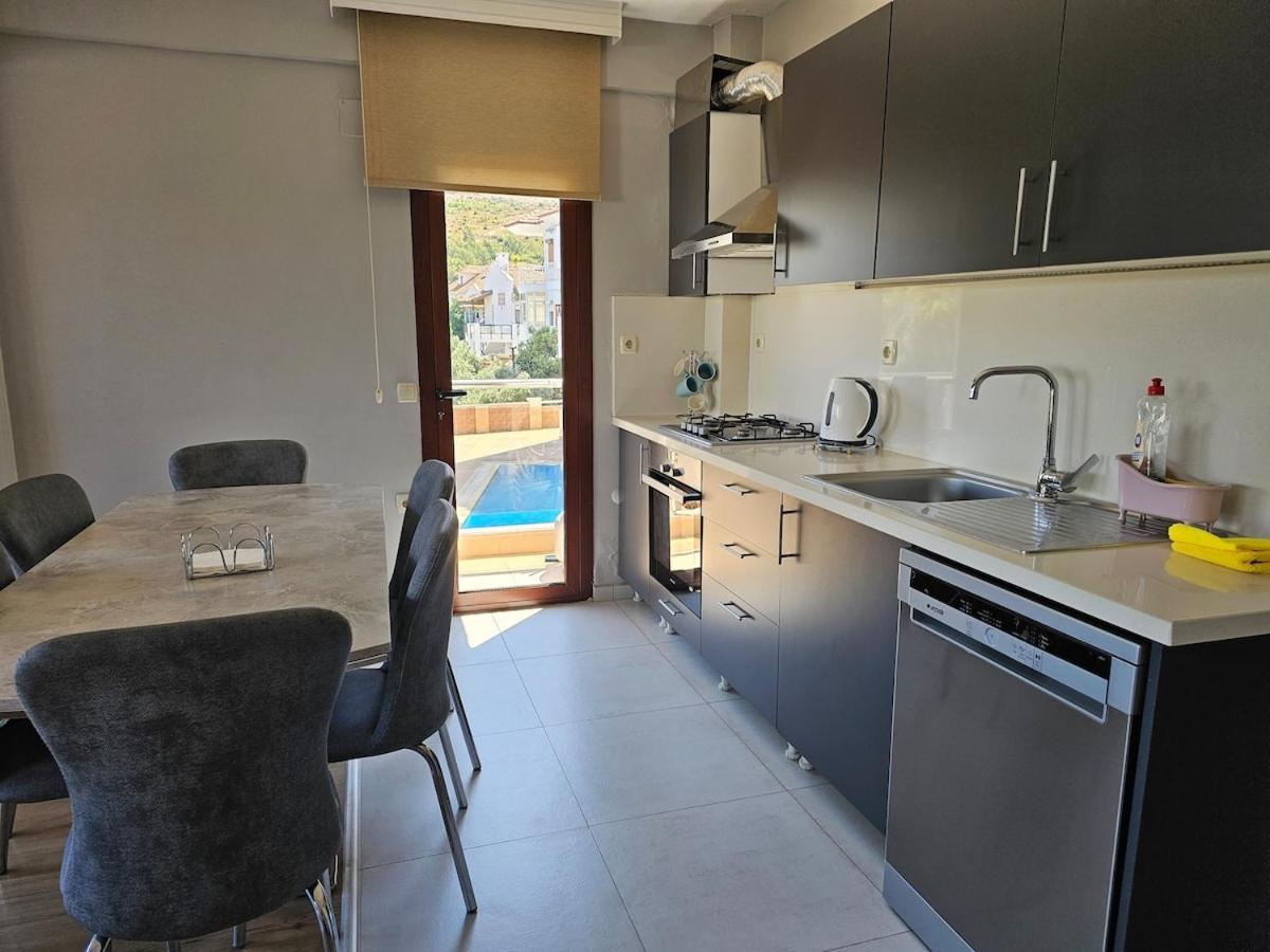 Deniz Manzarali, Plaja 100 Metre, Luks 4 Apartment *