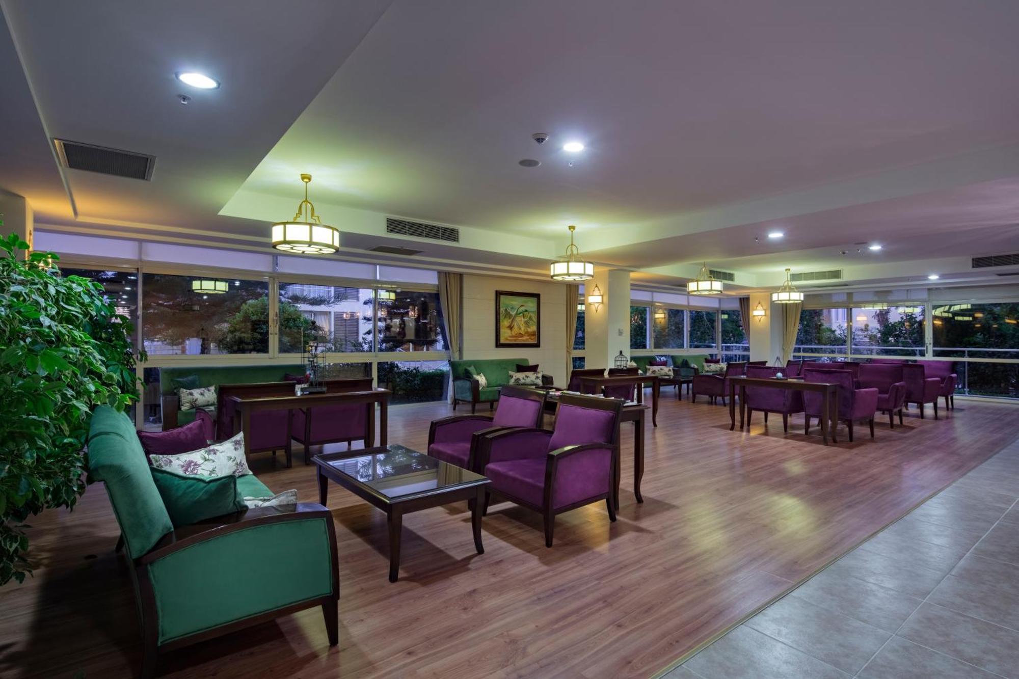 Trendy Adults Only 4*