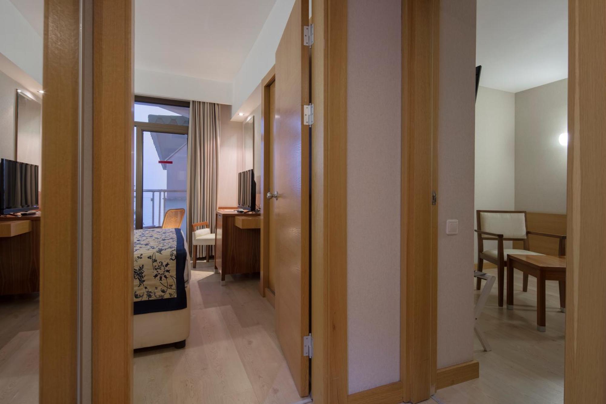 Trendy Adults Only 4* Side