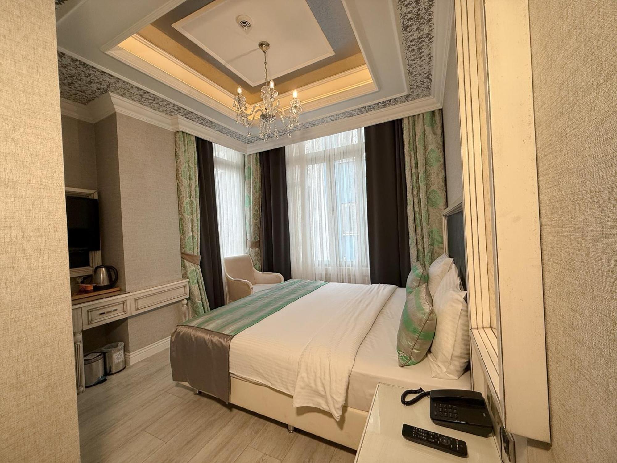 Hotel Manesol Old Bosphorus 4*