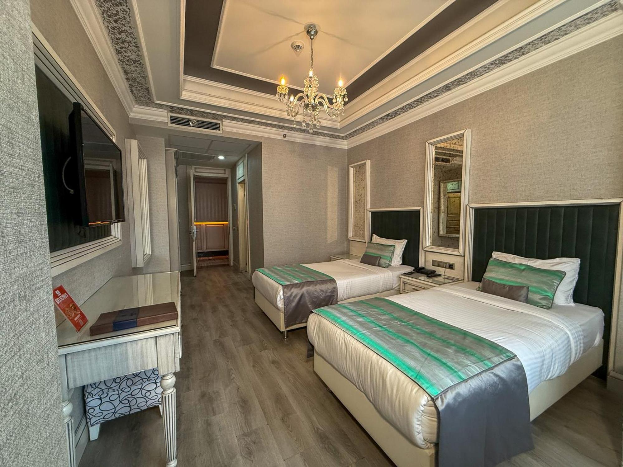 Hotel Manesol Old Bosphorus 4*