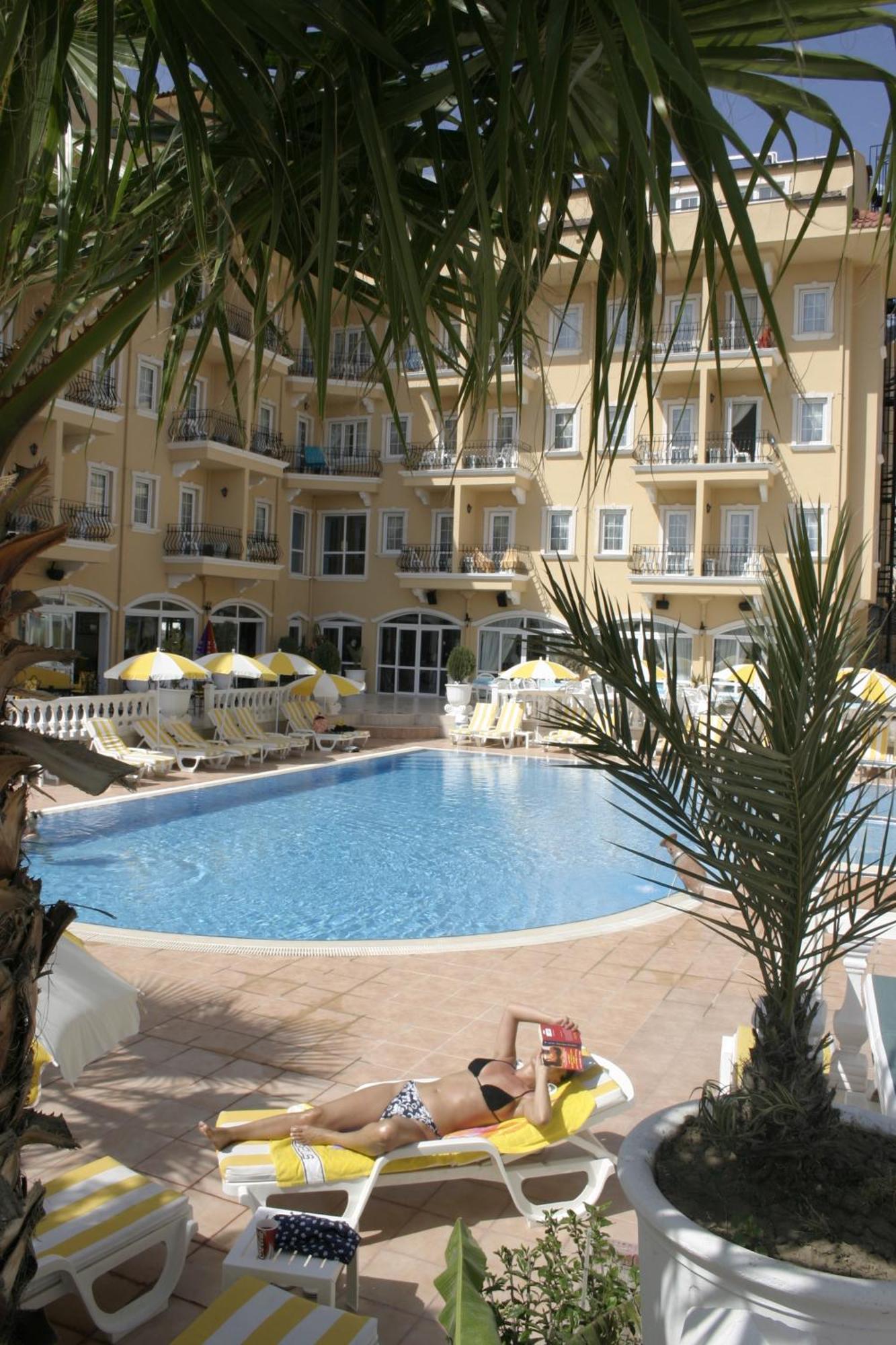 Sinatra Hotel 4*