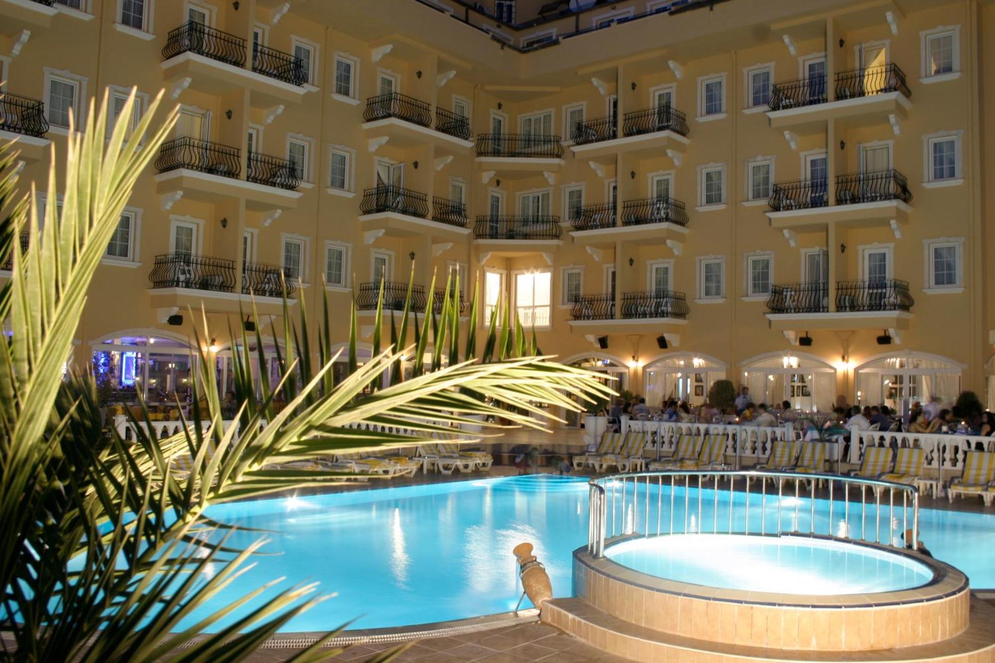 Sinatra Hotel 4*