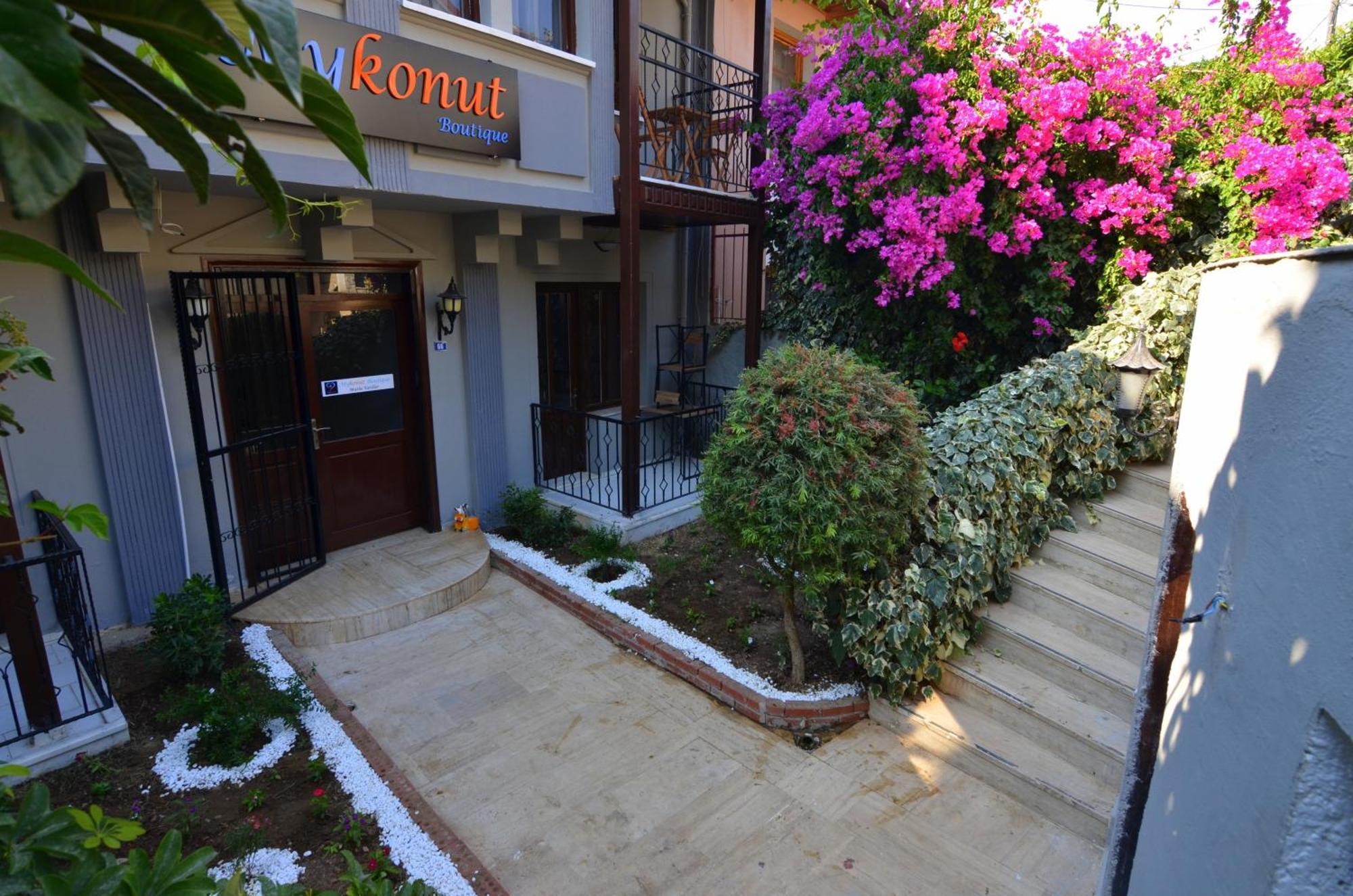 Royalis Boutique Hotel 3*