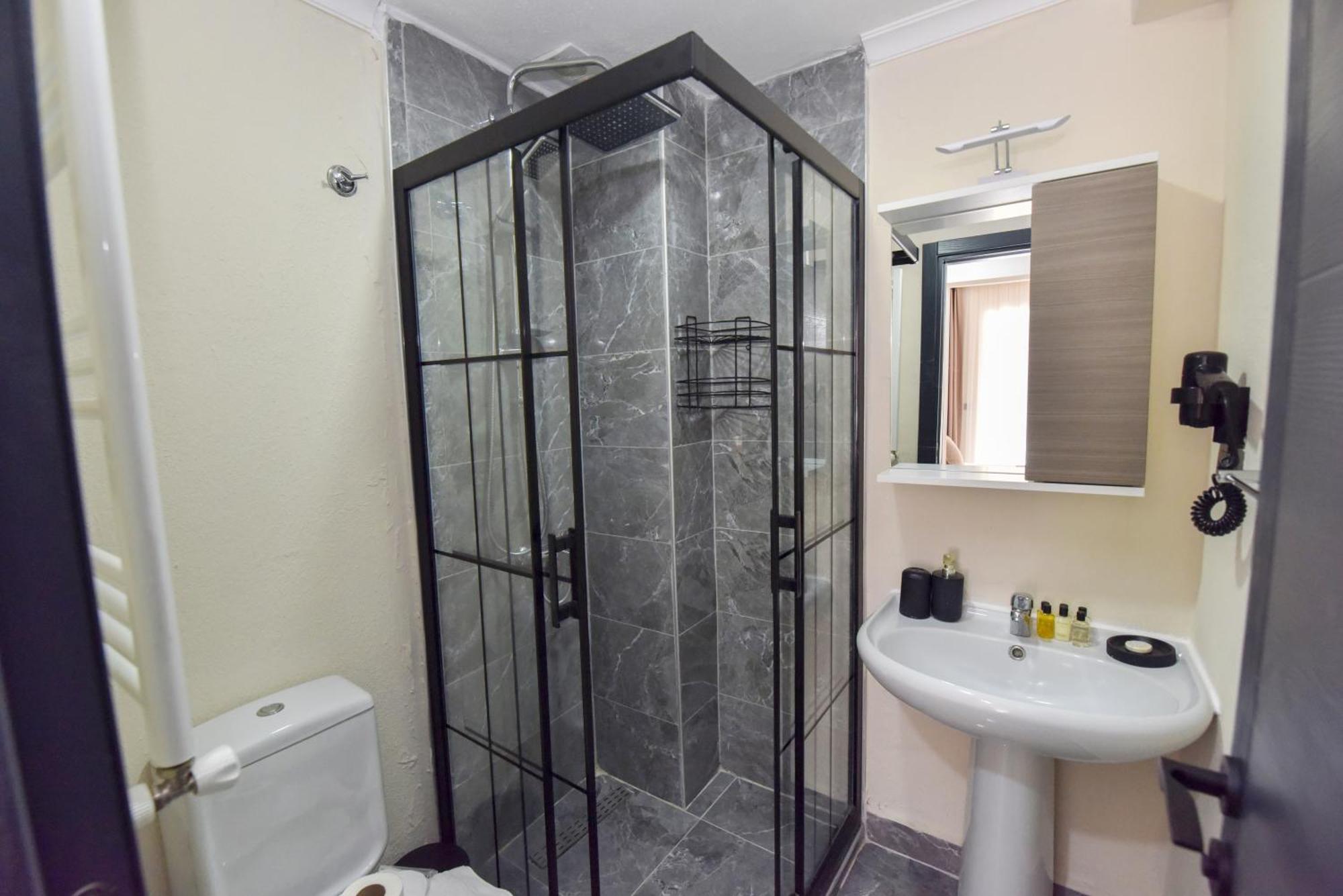 Royalis Boutique Hotel 3*