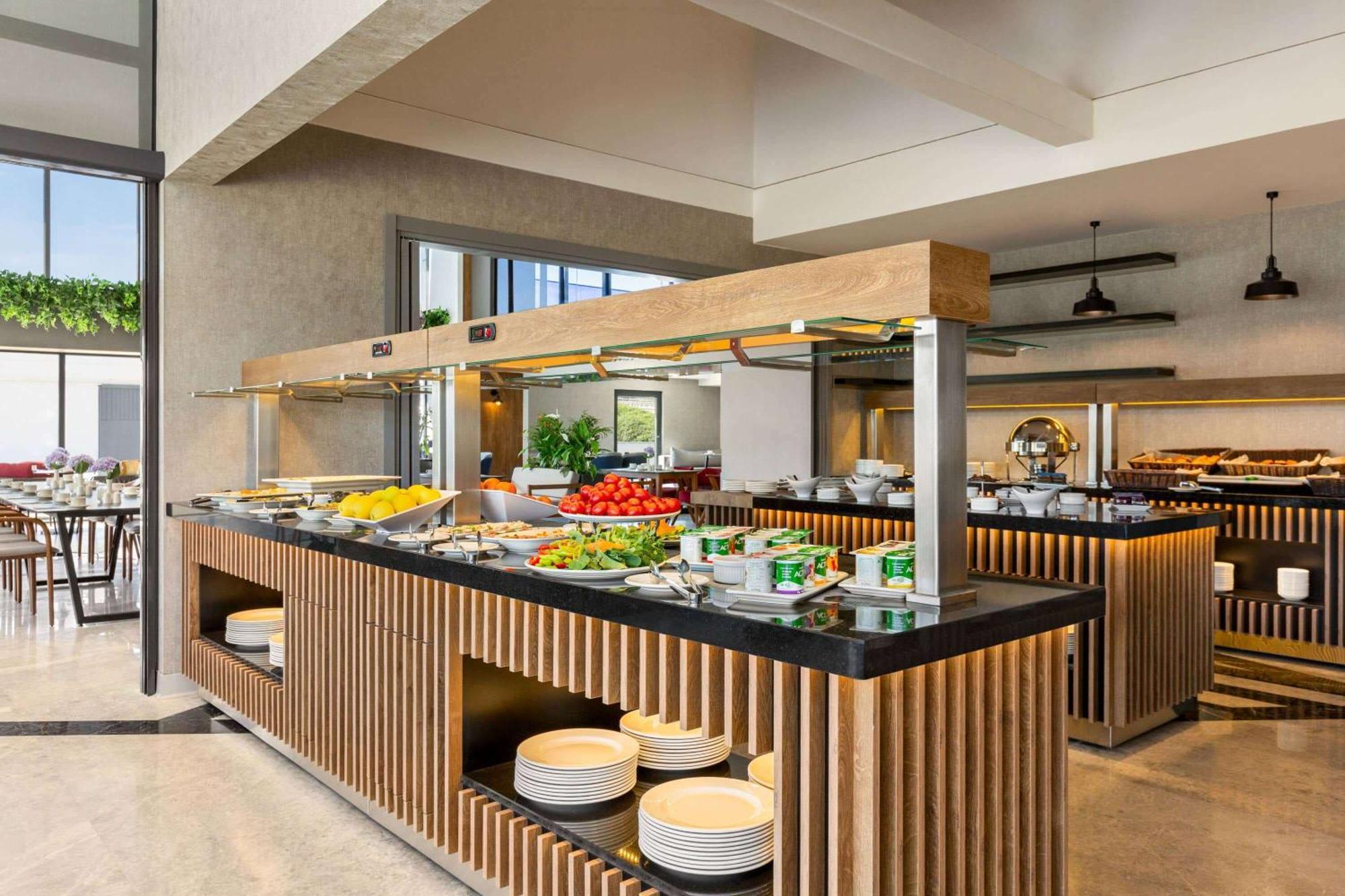 Hotel Ramada Encore By Wyndham Arnavutkoy *