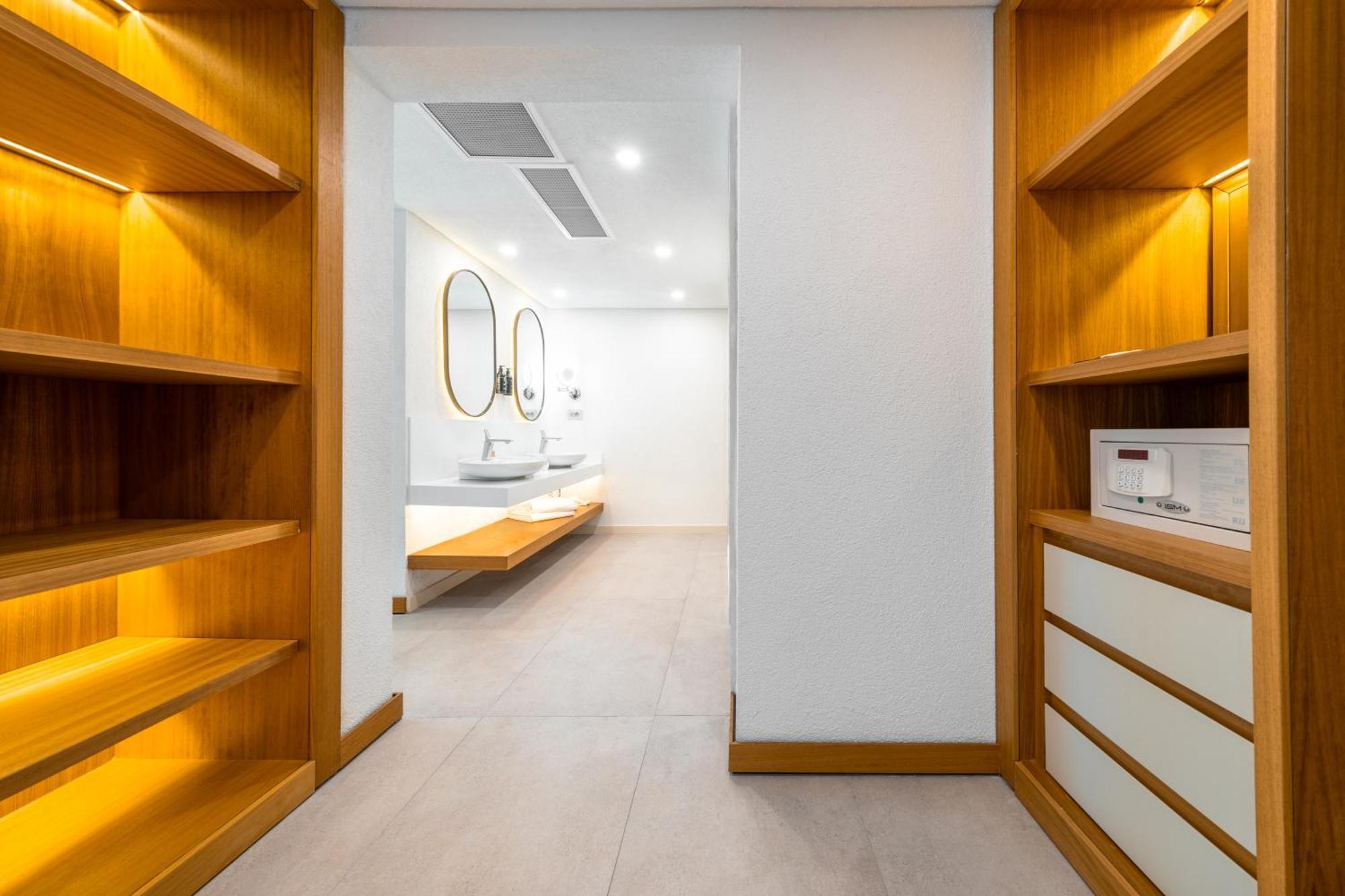 The Norm Collection Door'a Bodrum Torba