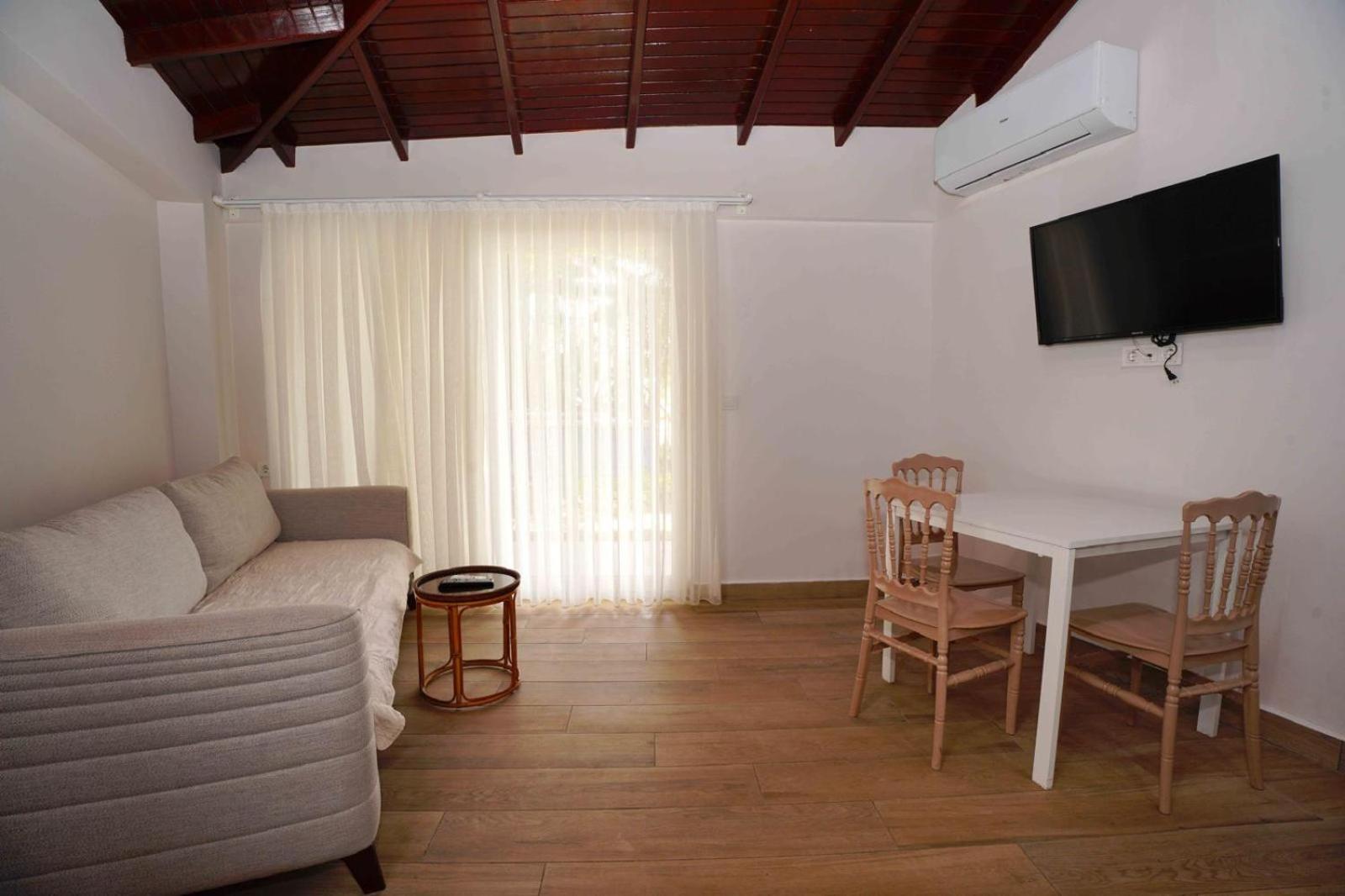 Sofia Aparthotel 3*