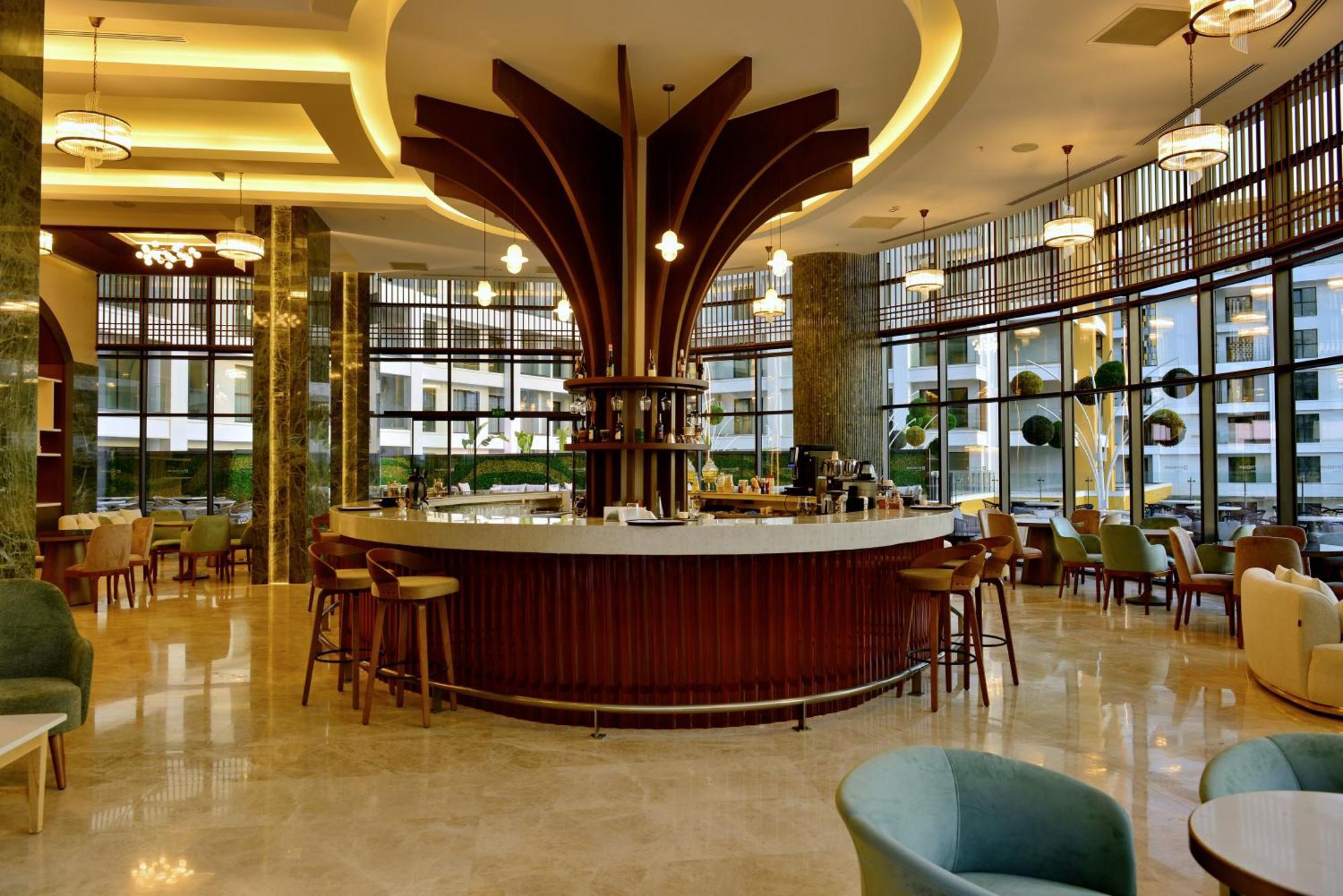 Wyndham Hotel *
