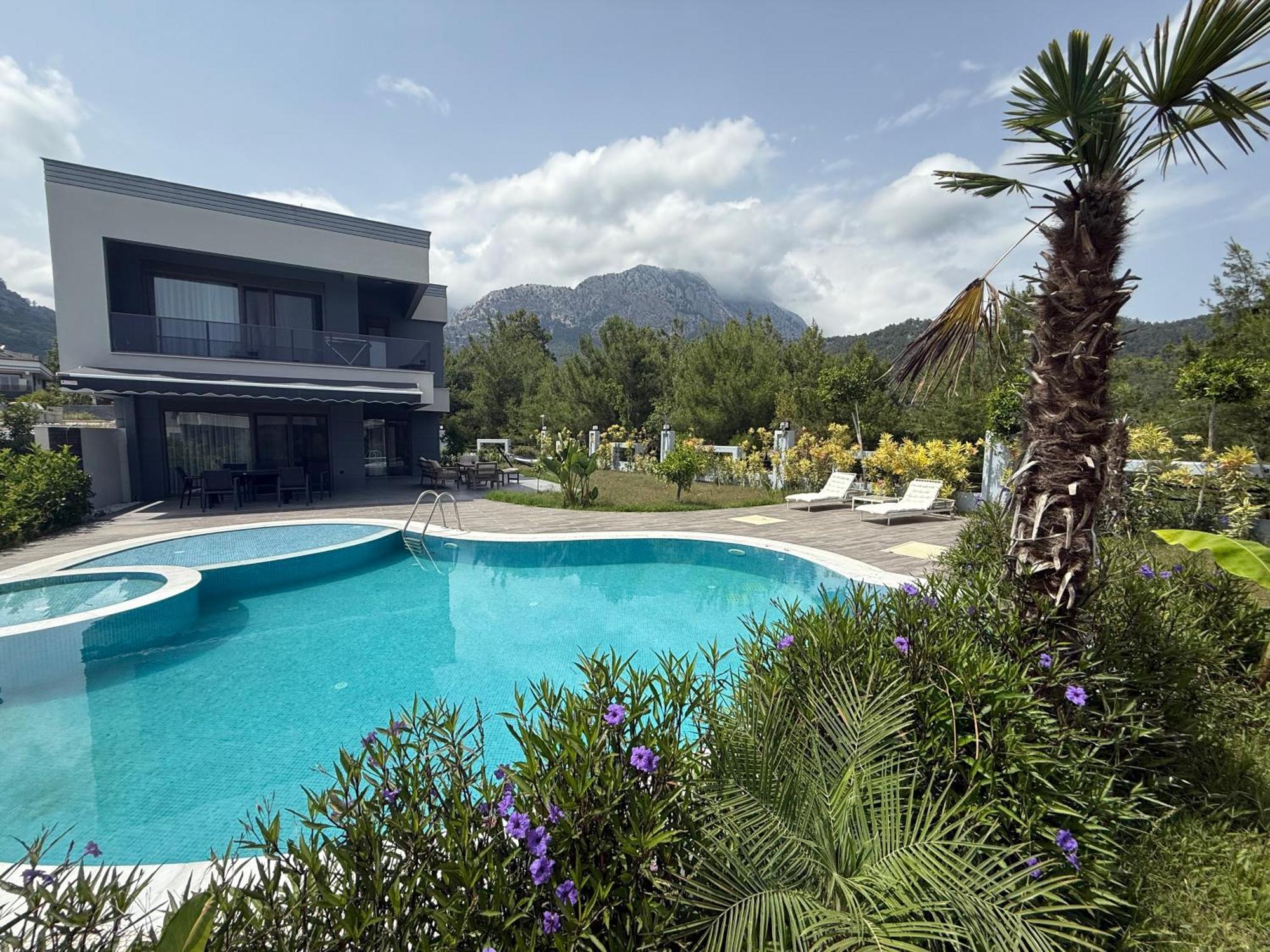 Canyon Goeynuek Kemer With Pool Antalya