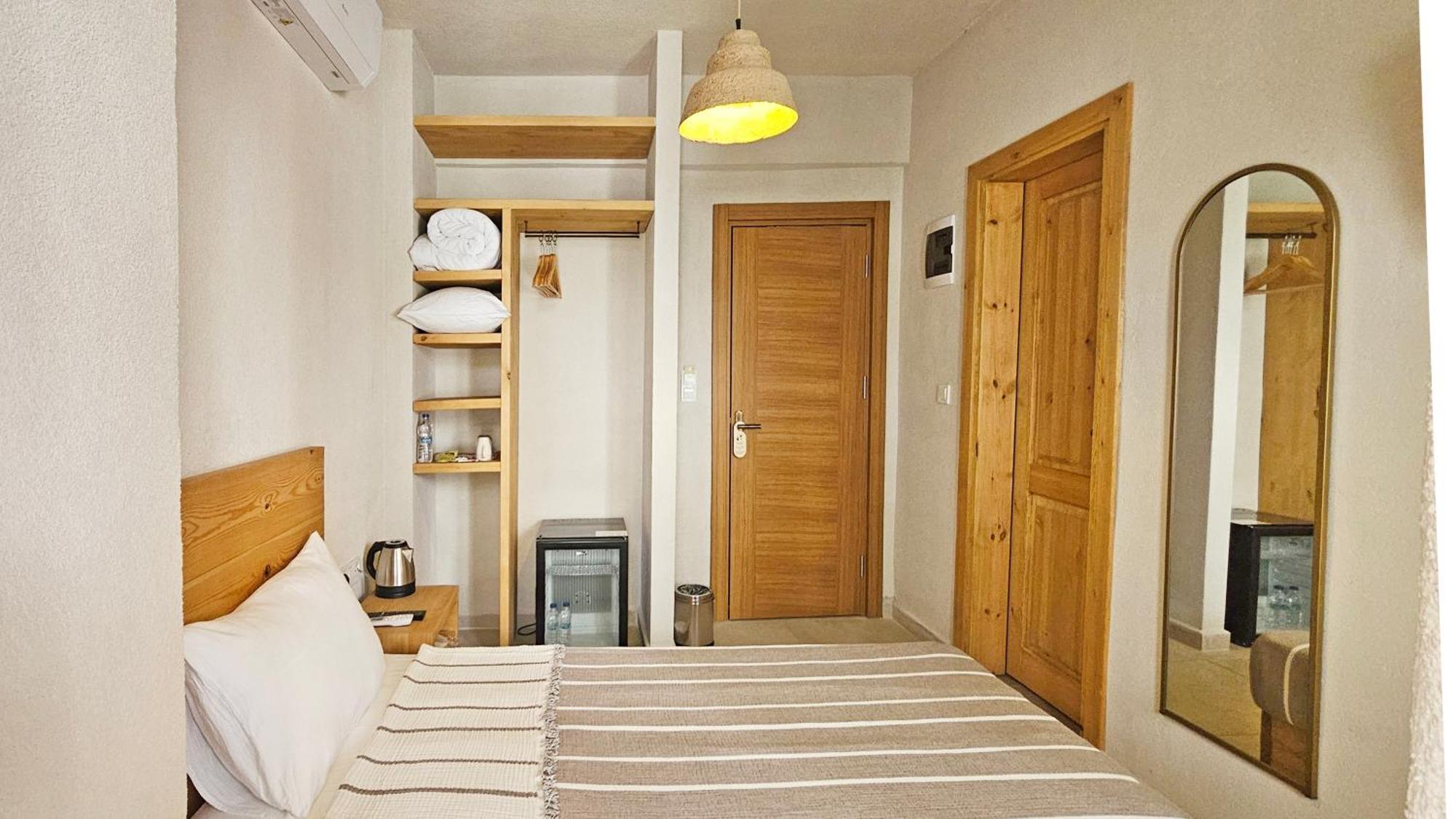 Nephos Hotel