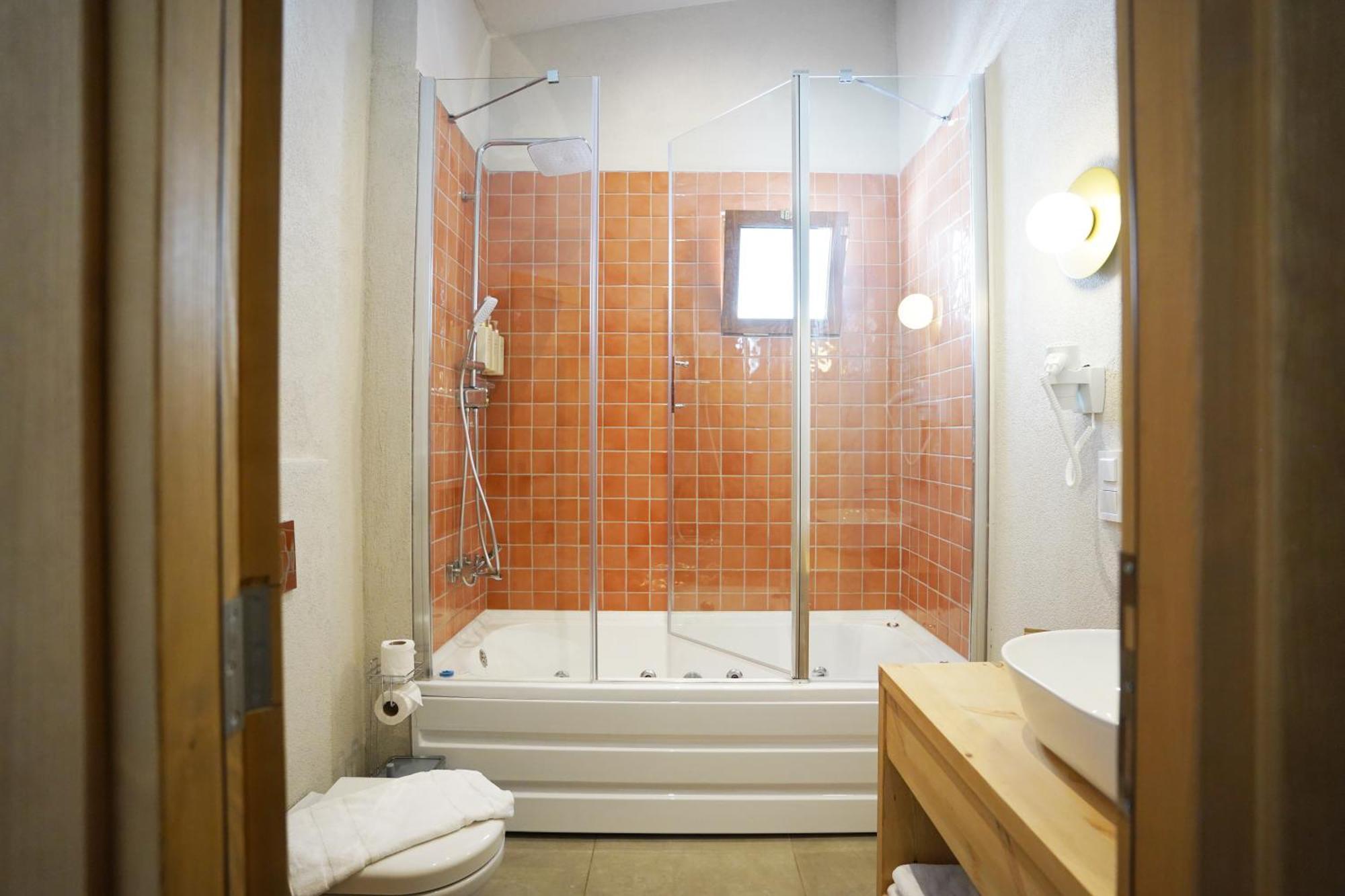 Nephos Hotel *