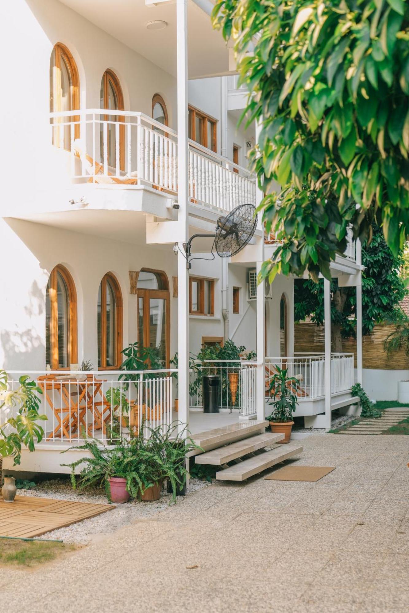 Hotel Nephos *