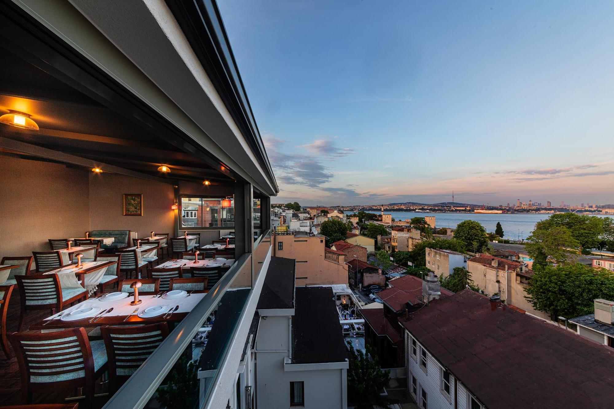Triton Hotel