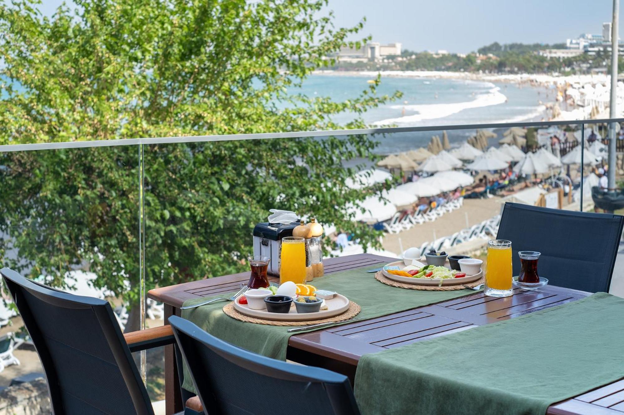 Hotel Tropic Club & -