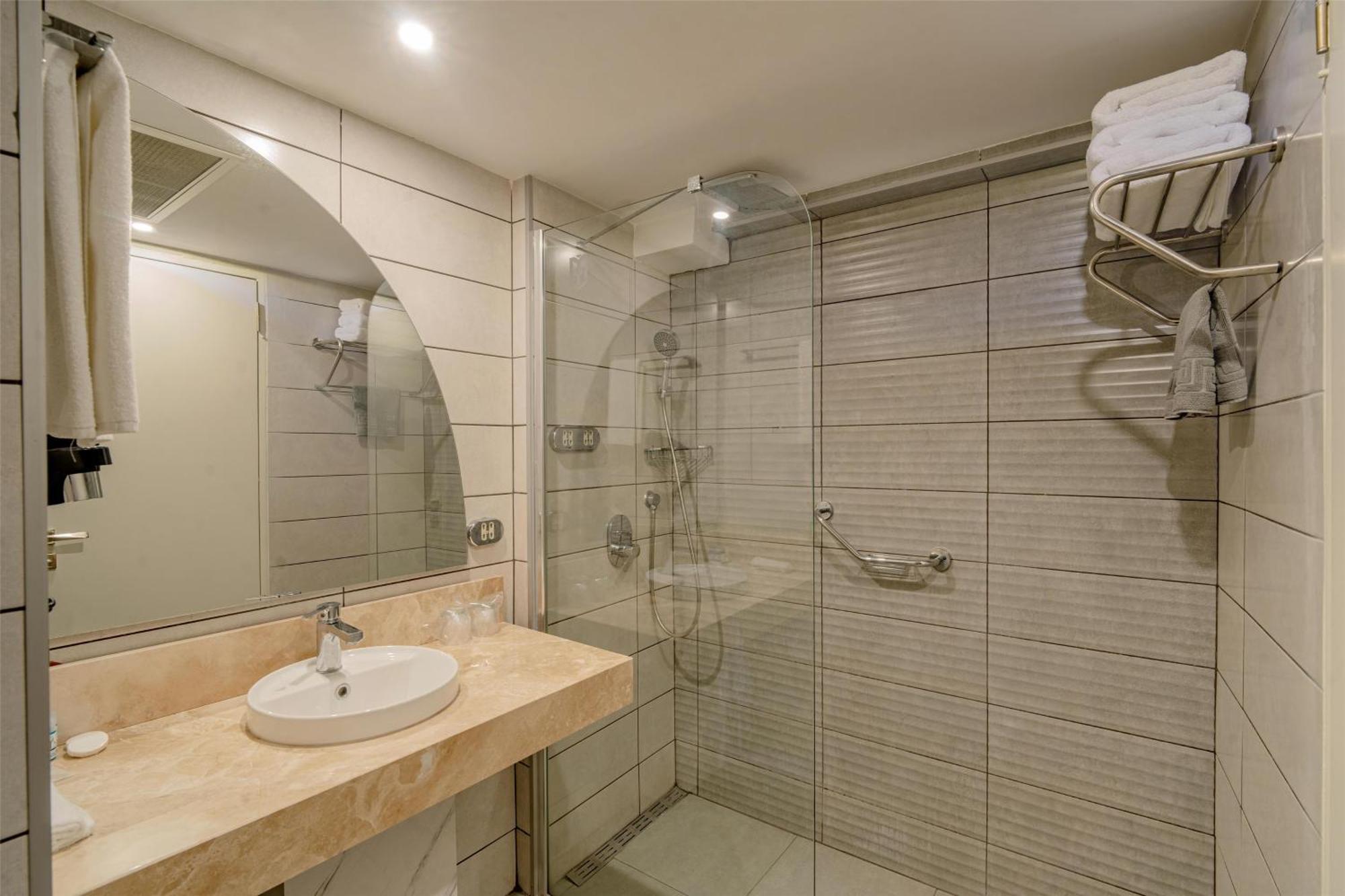 Western Hotel 4*