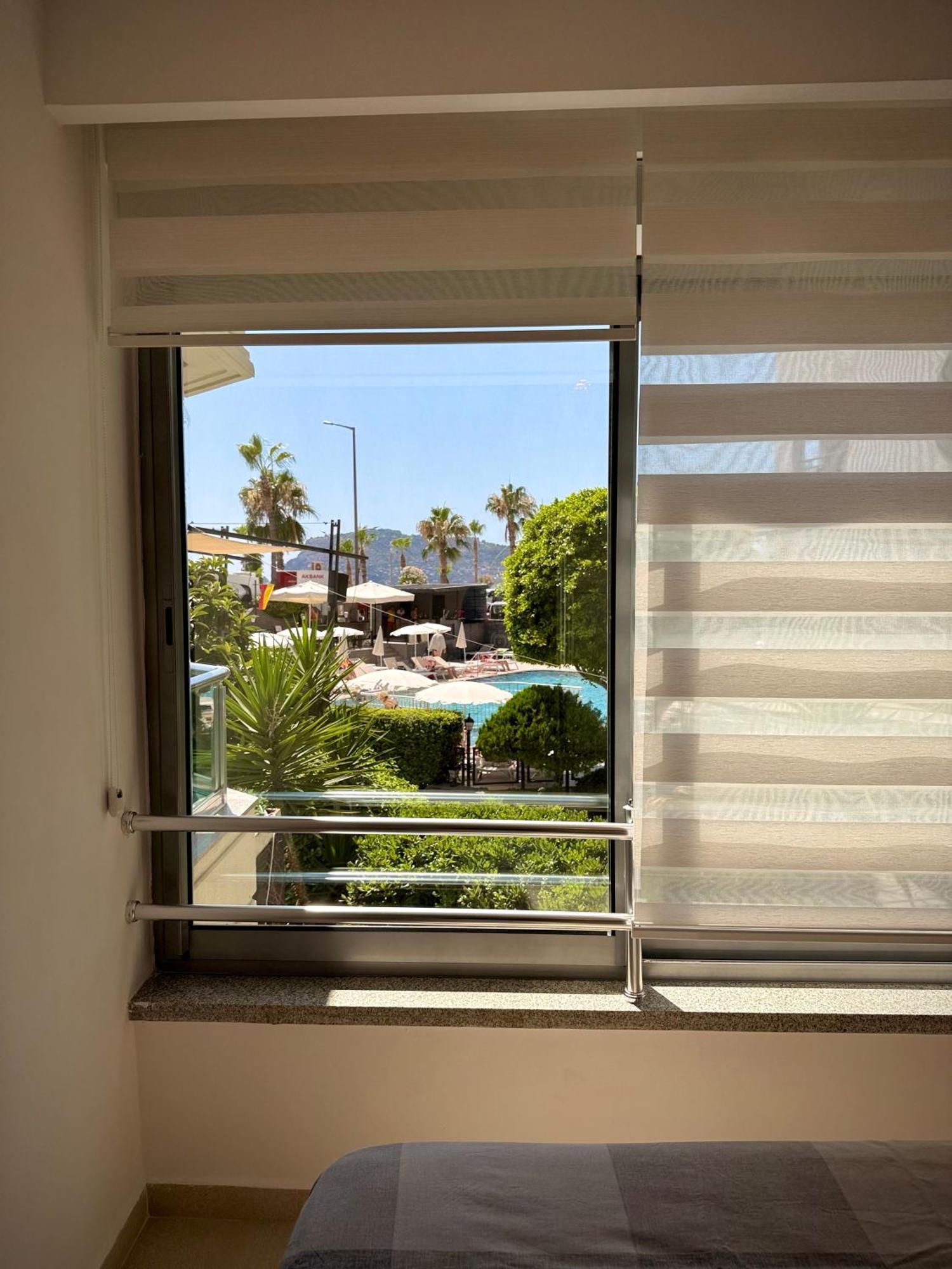 Apartment Sa Apartments! Beachfront With Sea View & Pool