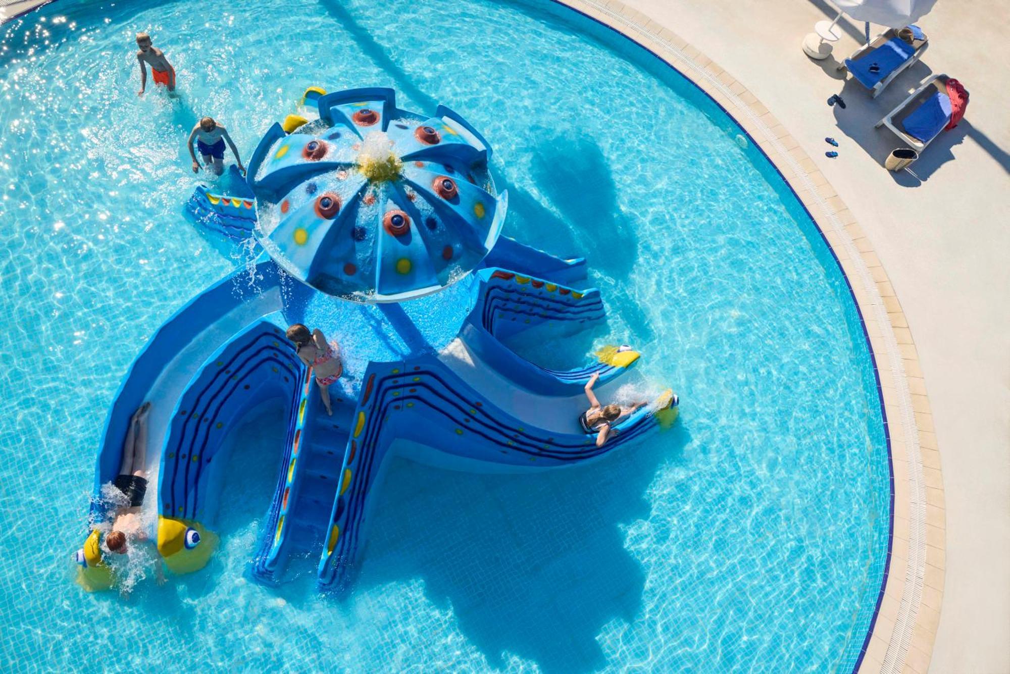 Tui Blue Palm Garden Side