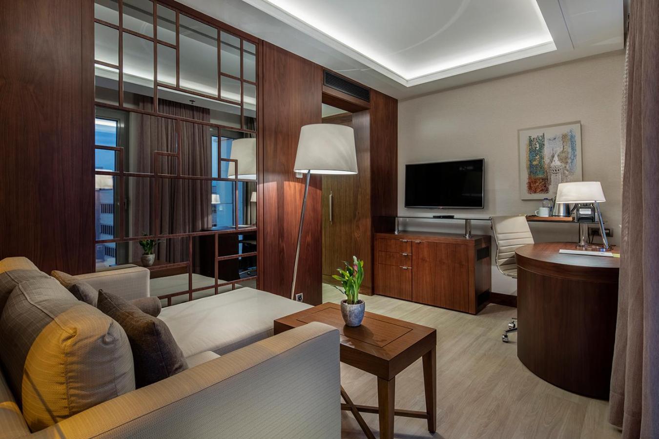 Doubletree By Hilton Topkapi Hotel 5*