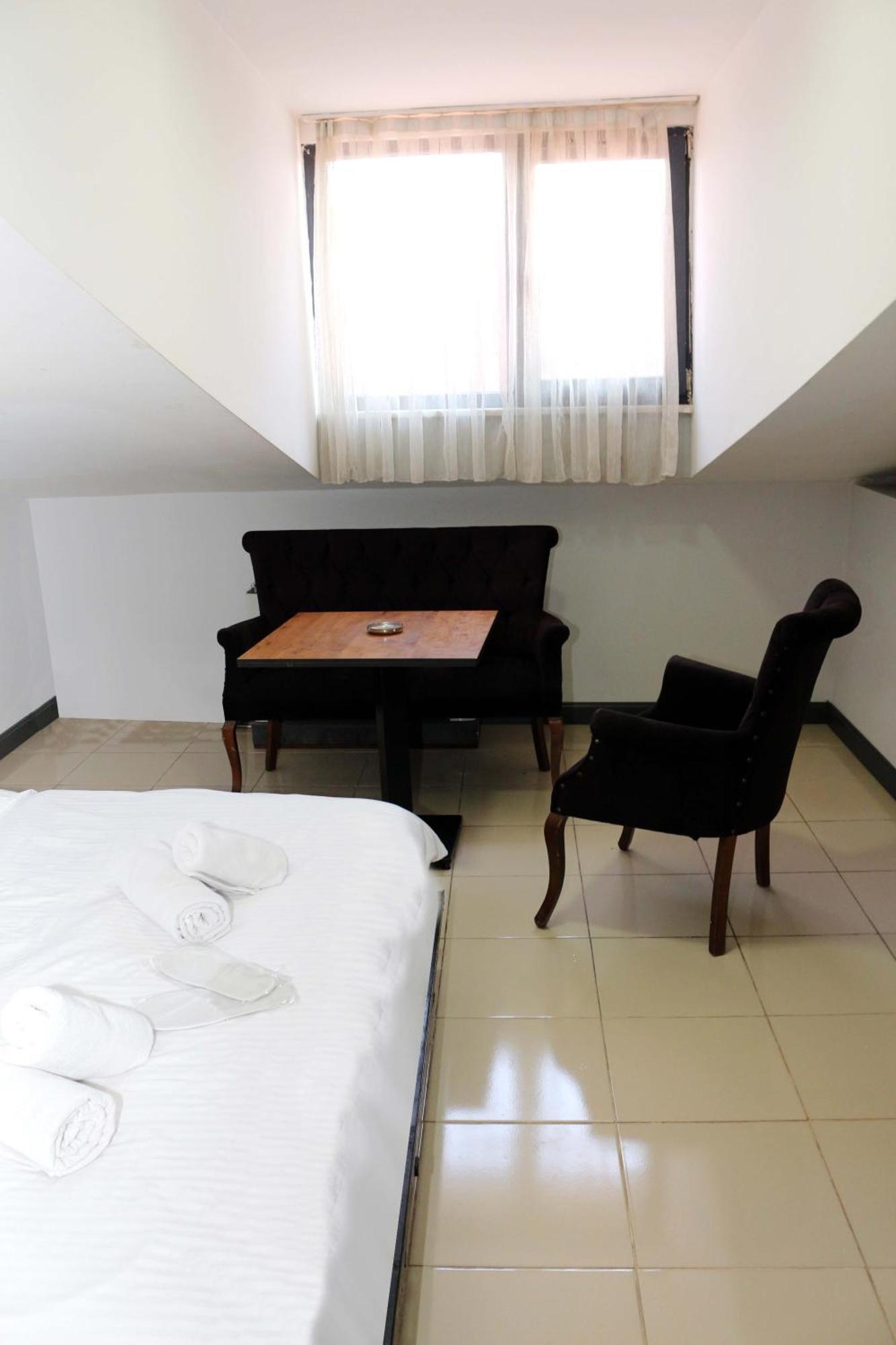Biglife Hotel