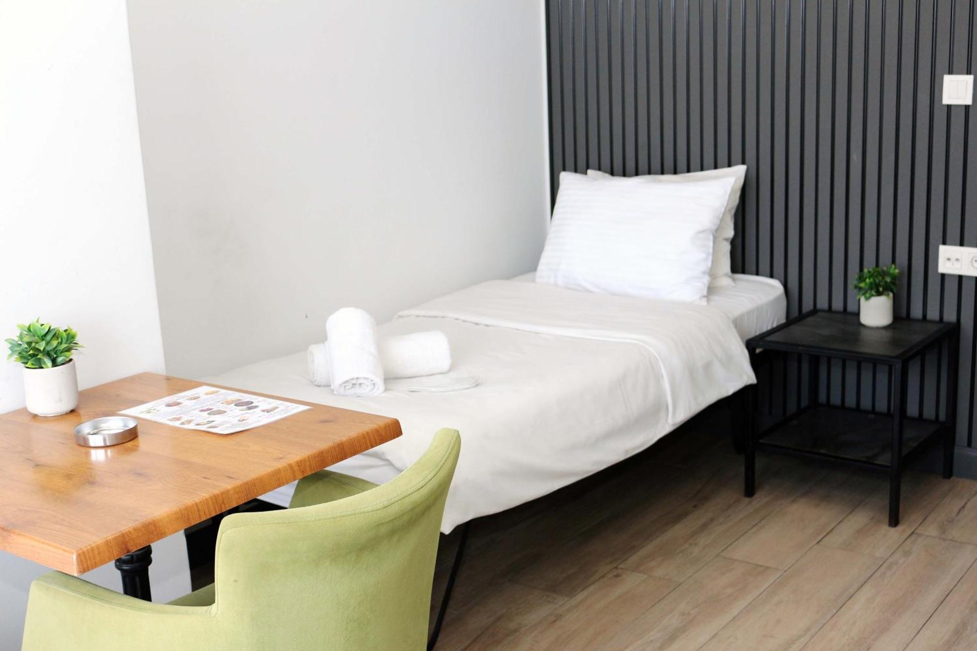Biglife Hotel *