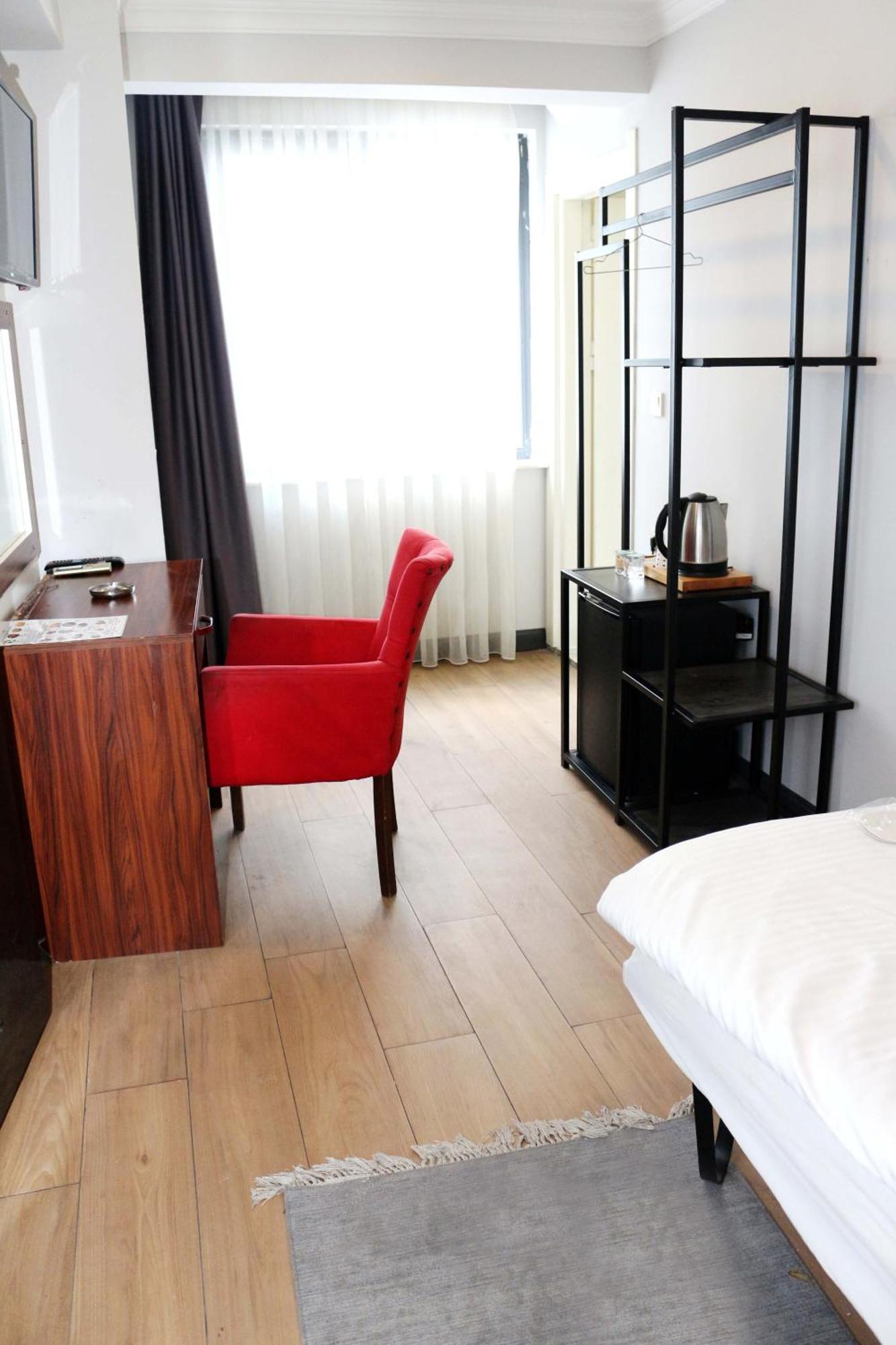 Biglife Hotel