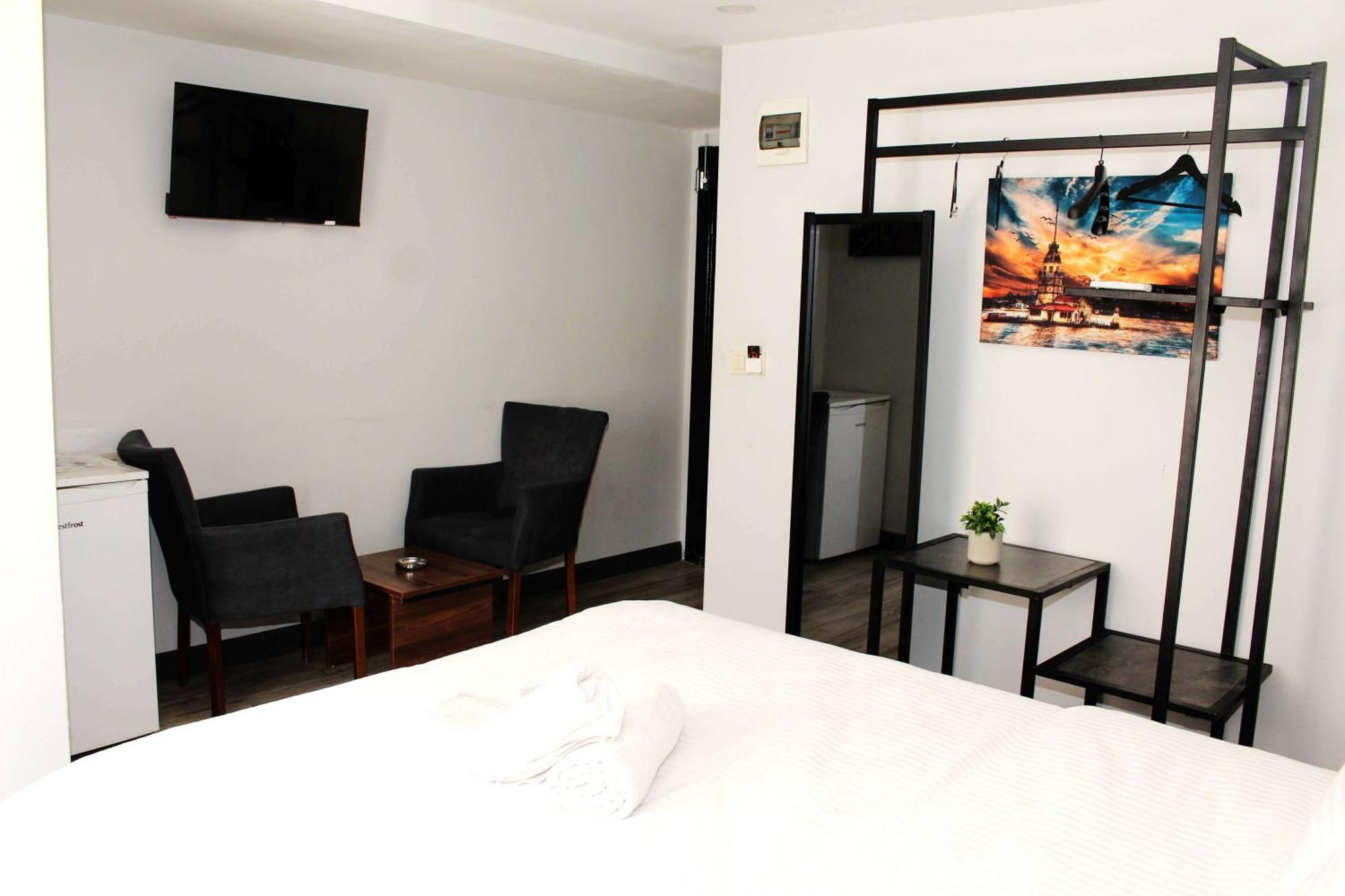 Biglife Hotel *