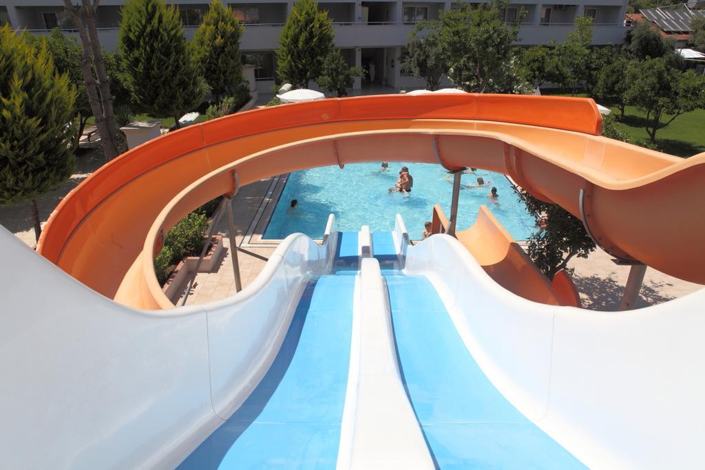 Catty Cats Garden Aparthotel 3*