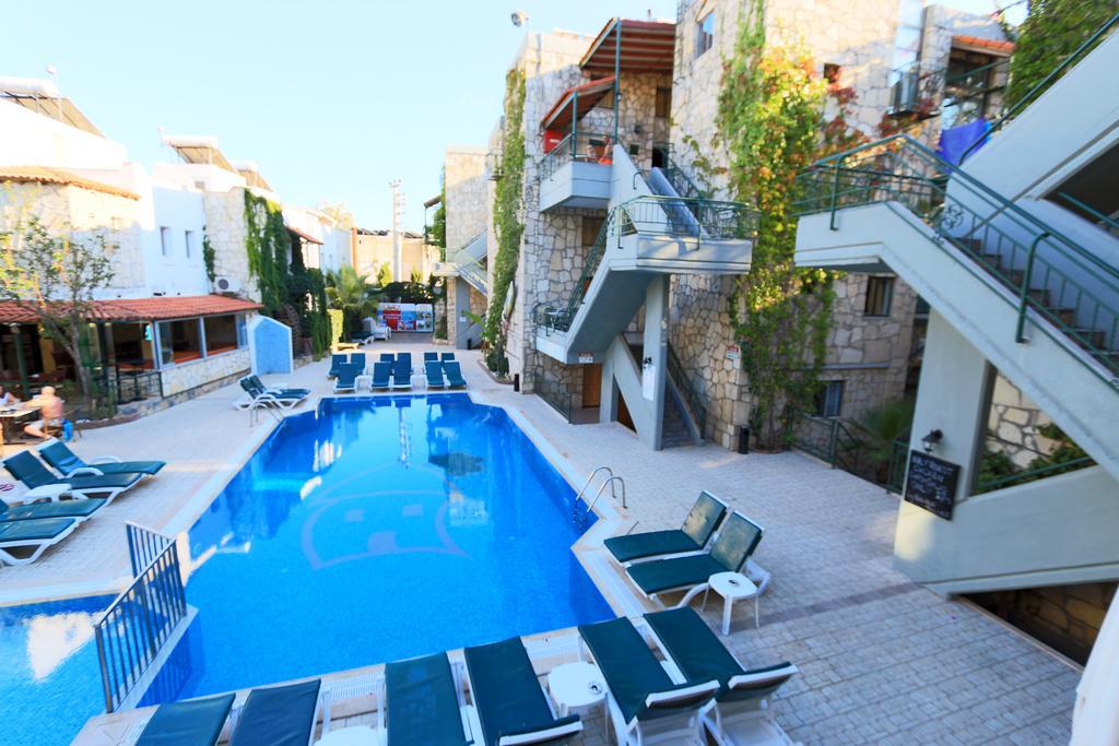 Aparthotel House 3*