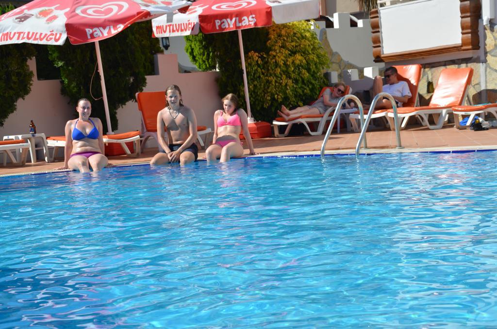 Sun Flower Aparthotel 3*