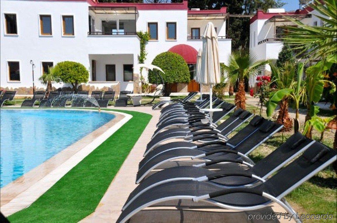 Hotel Club Cherry & Family 2*