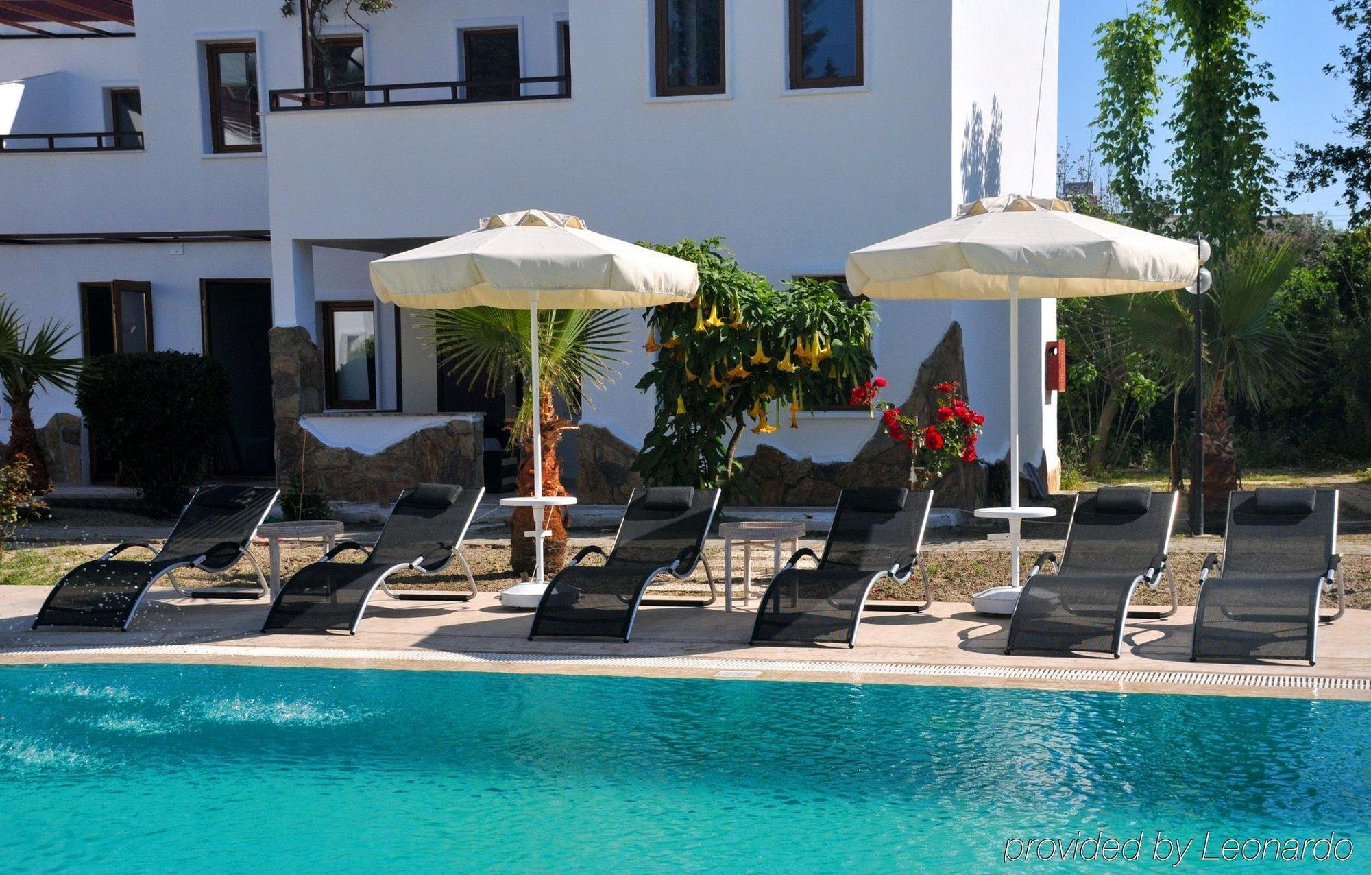 Club Cherry & Family Hotel 2*