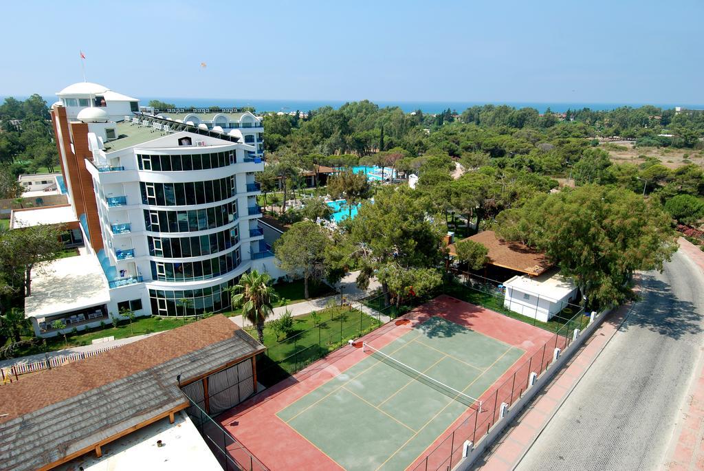 Hotel Maya World Side