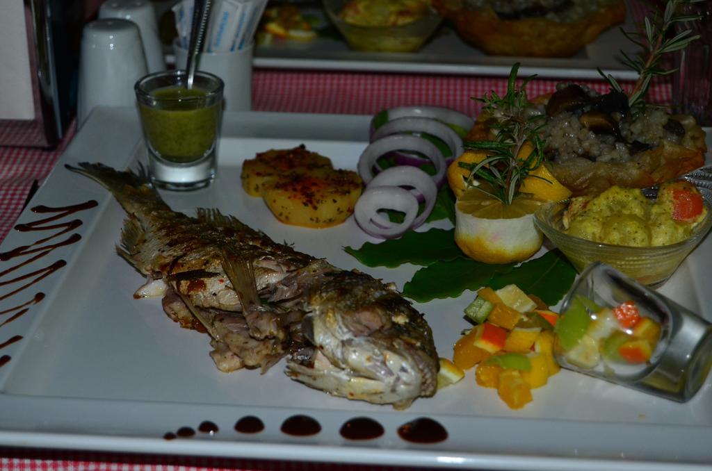 Club Cherry & Family Hotel 2*