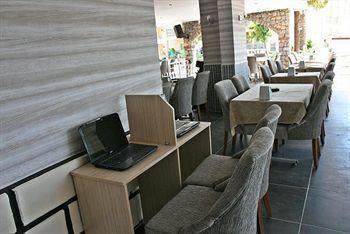 Club Dante Hotel