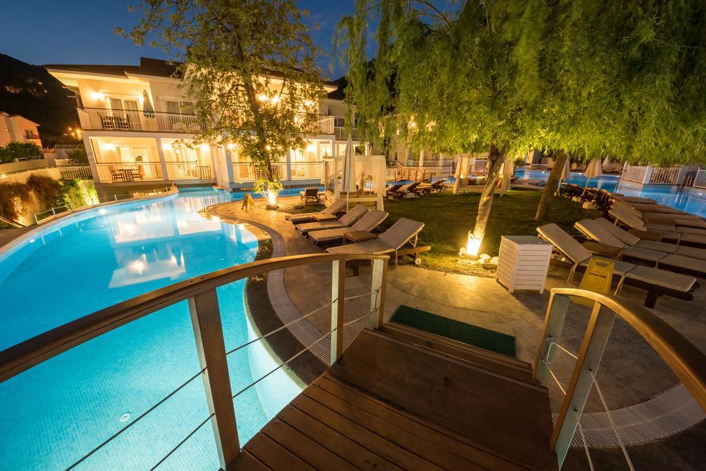 Mozaik Hotel 2*