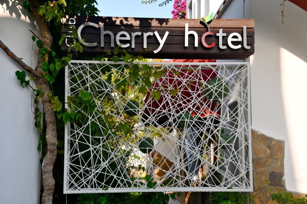 Club Cherry & Family Hotel 2*