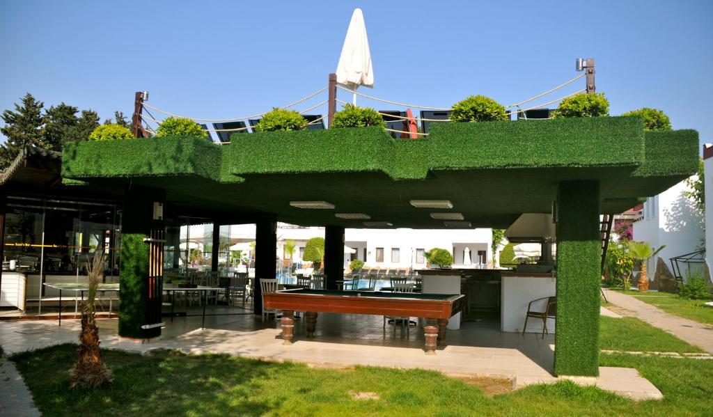 Club Cherry & Family Hotel 2*