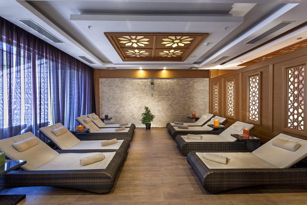 Karmir & Hotel Kemer