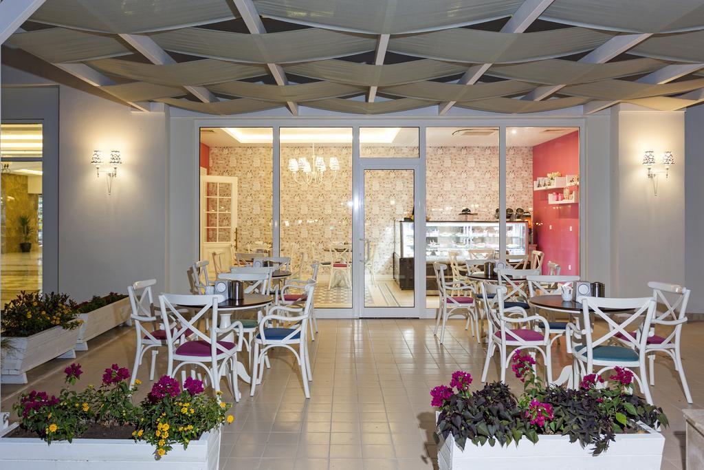 Karmir & Hotel 5*