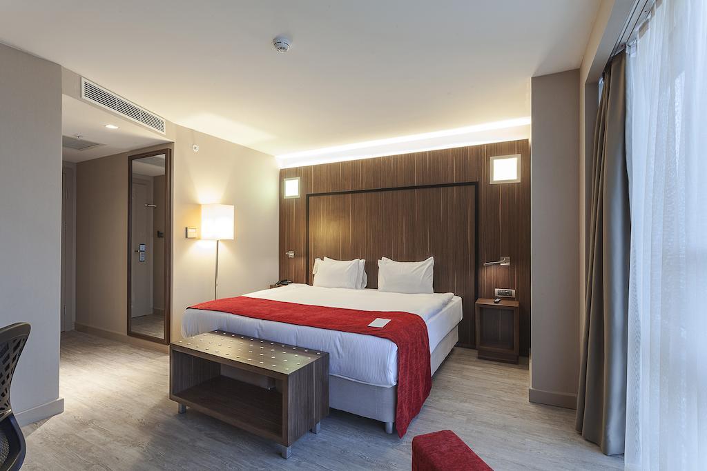 Hotel Ramada Encore By Wyndham Izmir
